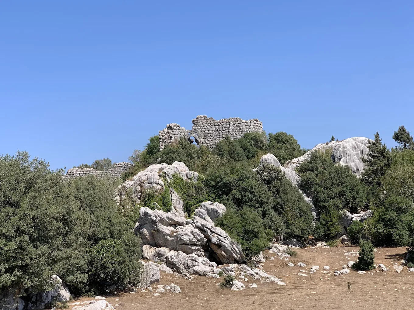 Azgıt (Yeniköy) Kalesi