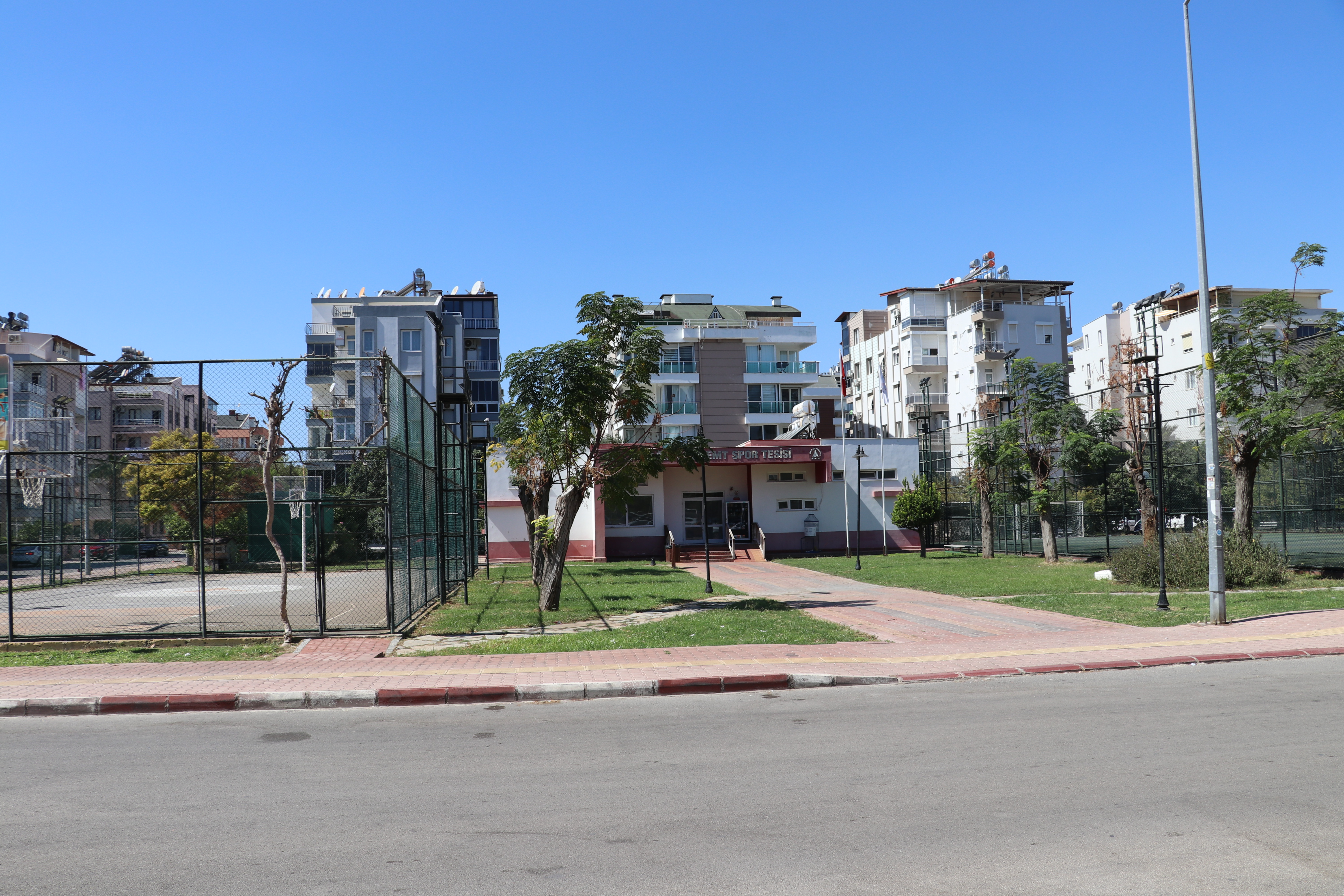 Çağlayan Semt Spor Tesisi