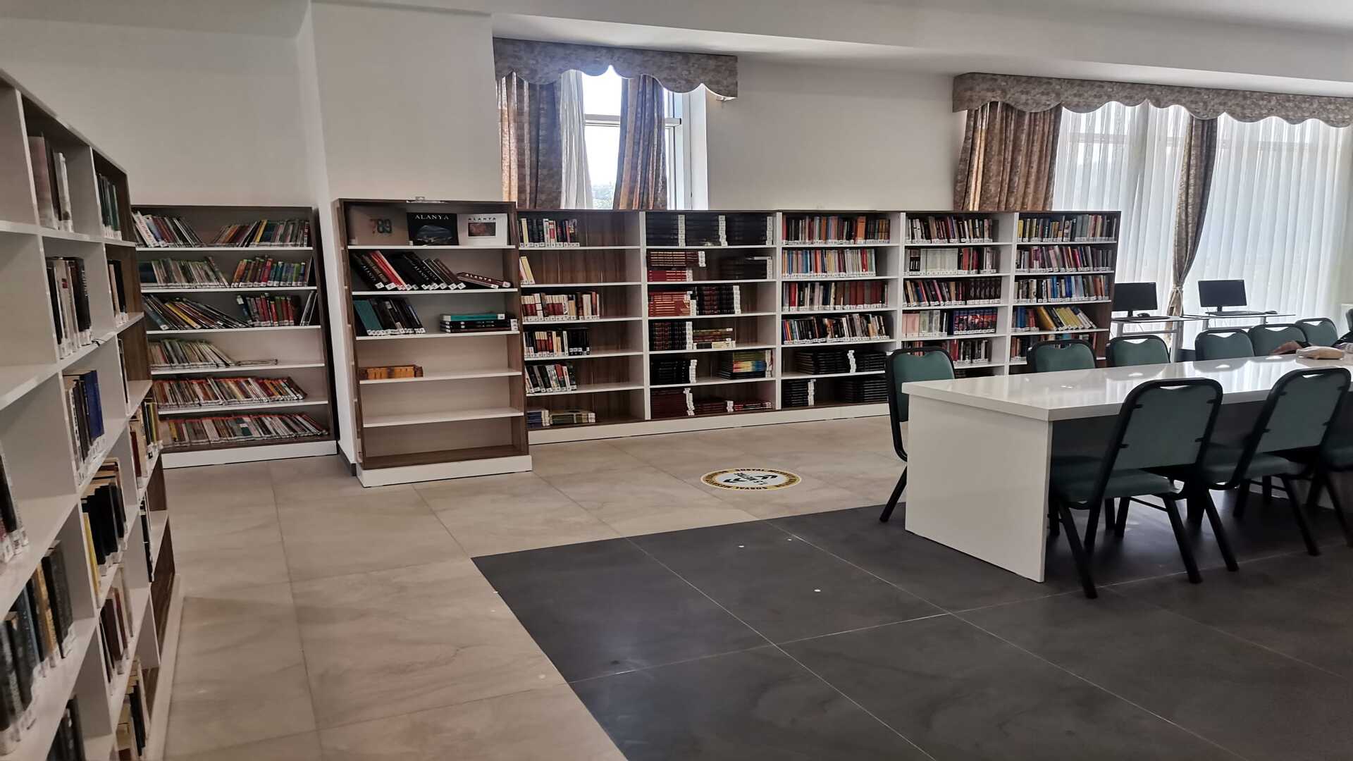 Demirtaş Hikmet-Mustafa Akın Kütüphanesi