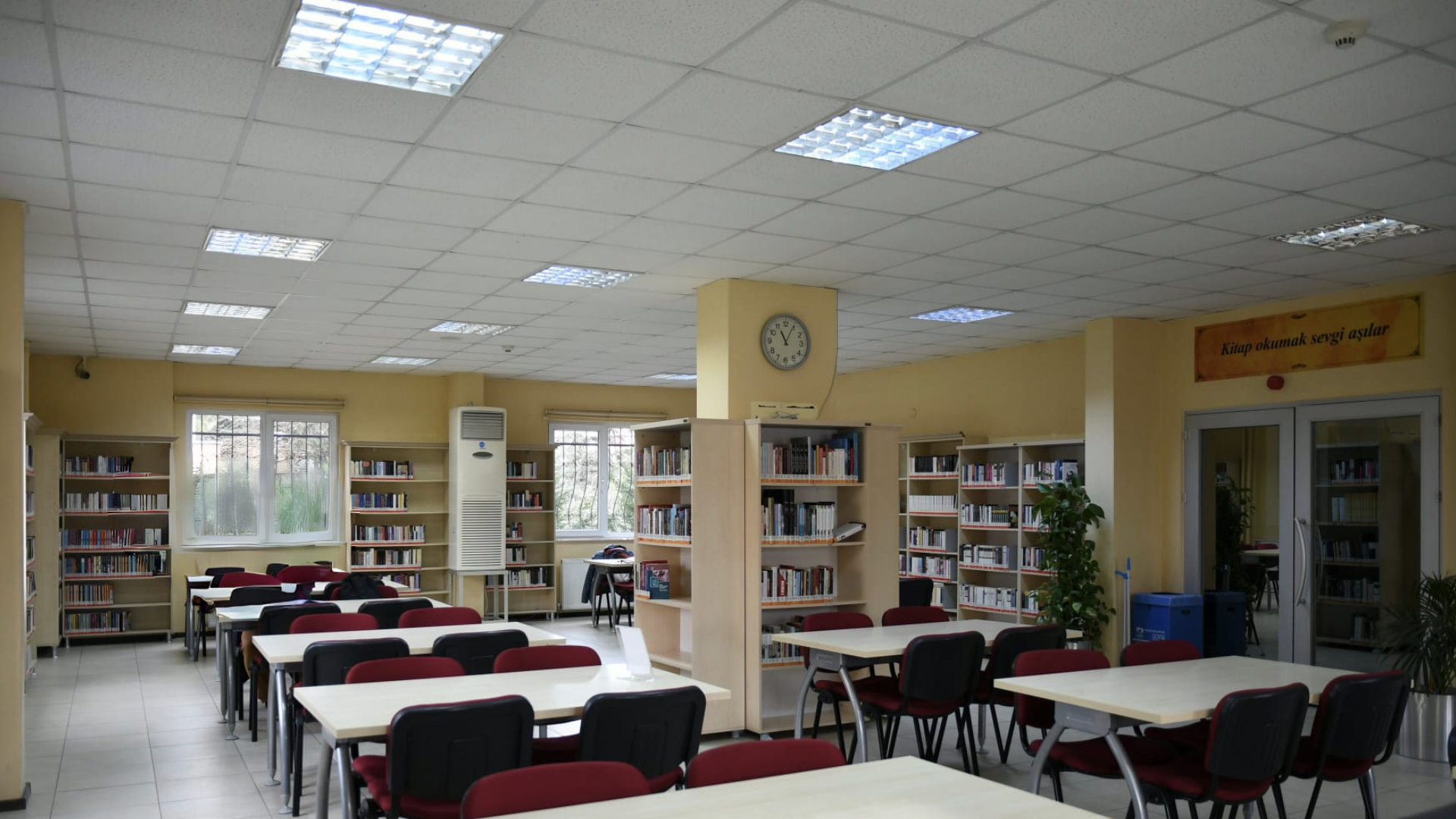 Güzelyalı Kütüphanesi