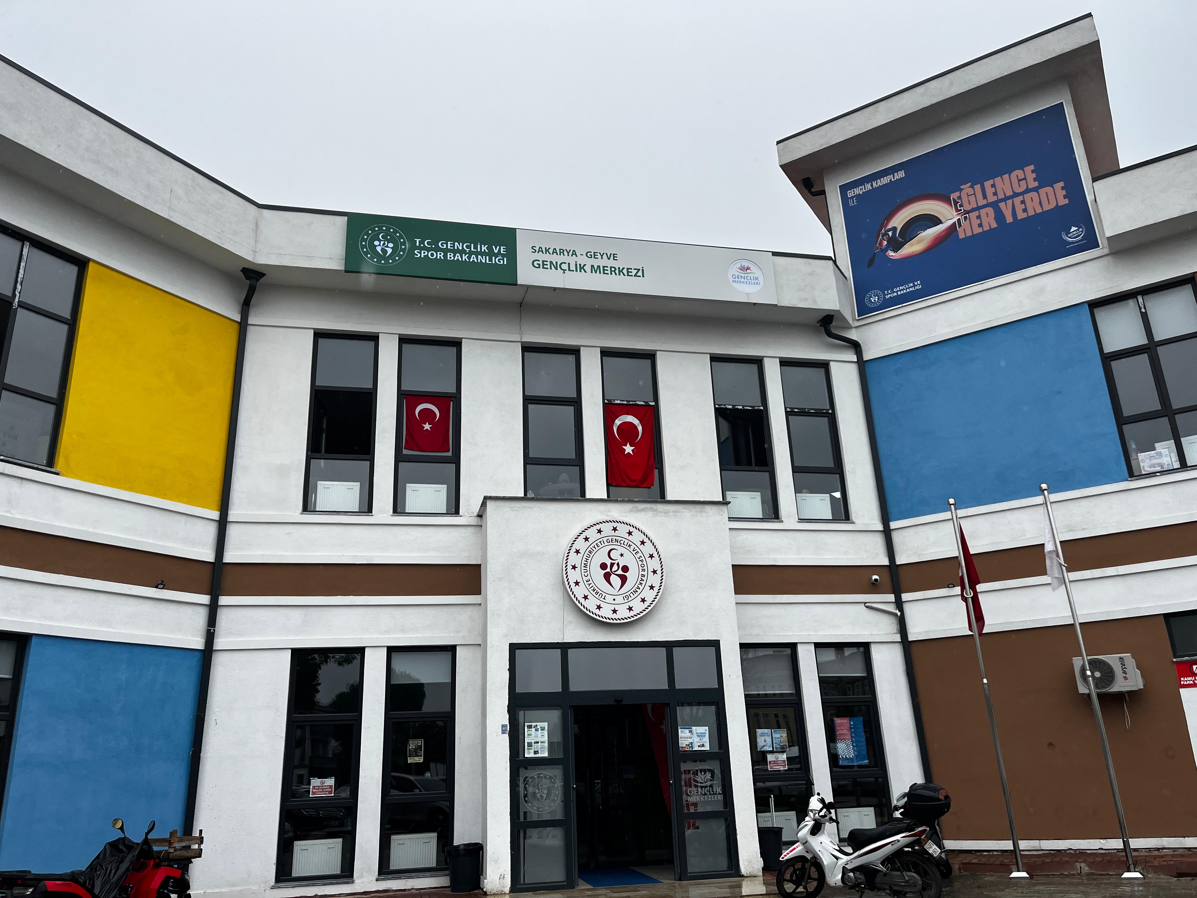 Geyve İlçe Halk Kütüphanesi