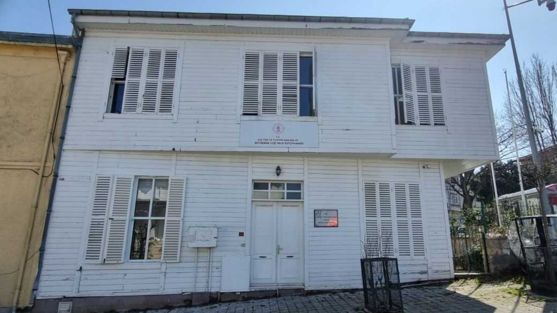 Büyükada Halk Kütüphanesi