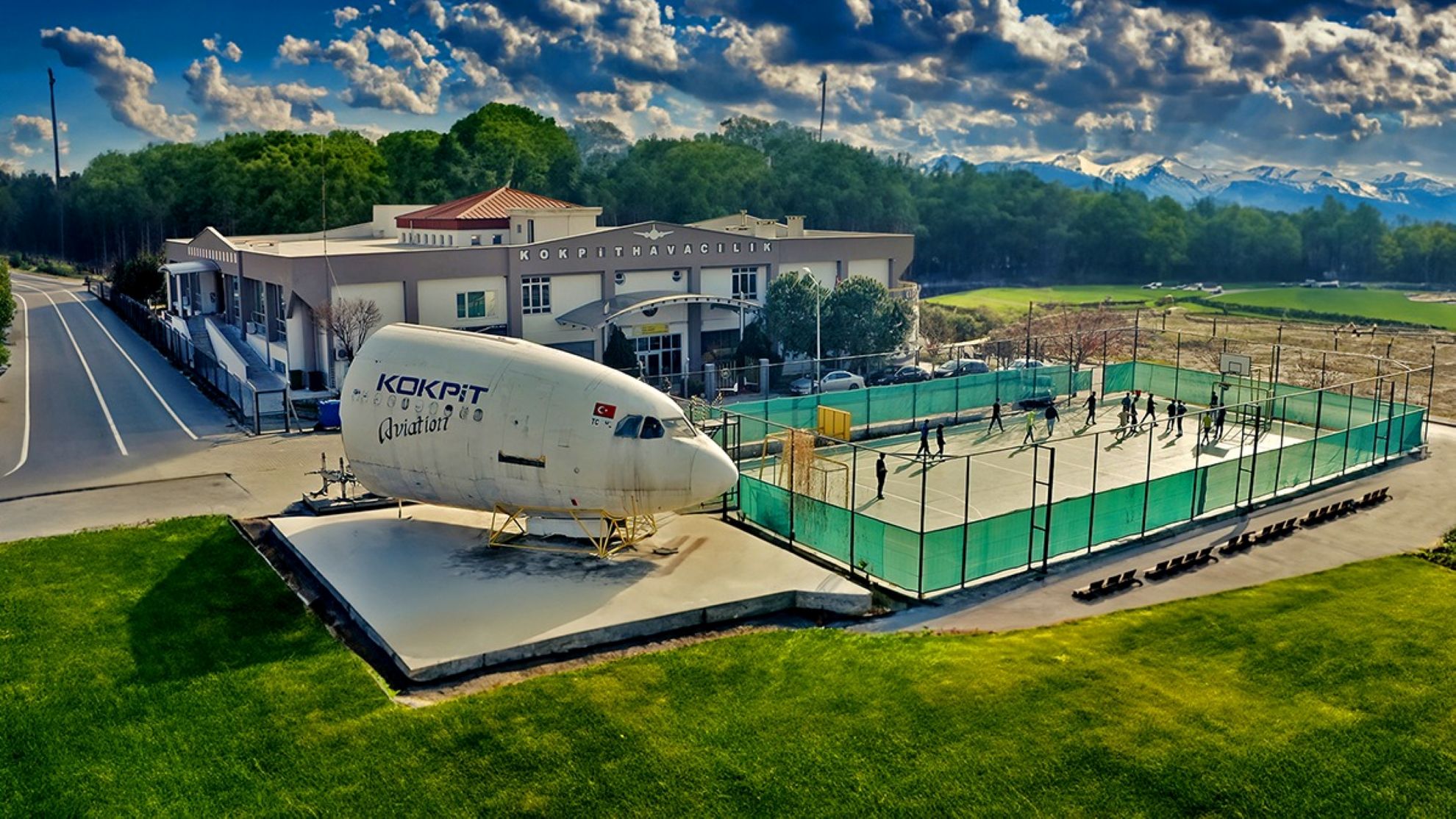 Kokpit Havacılık Mesleki ve Teknik Anadolu Lisesi