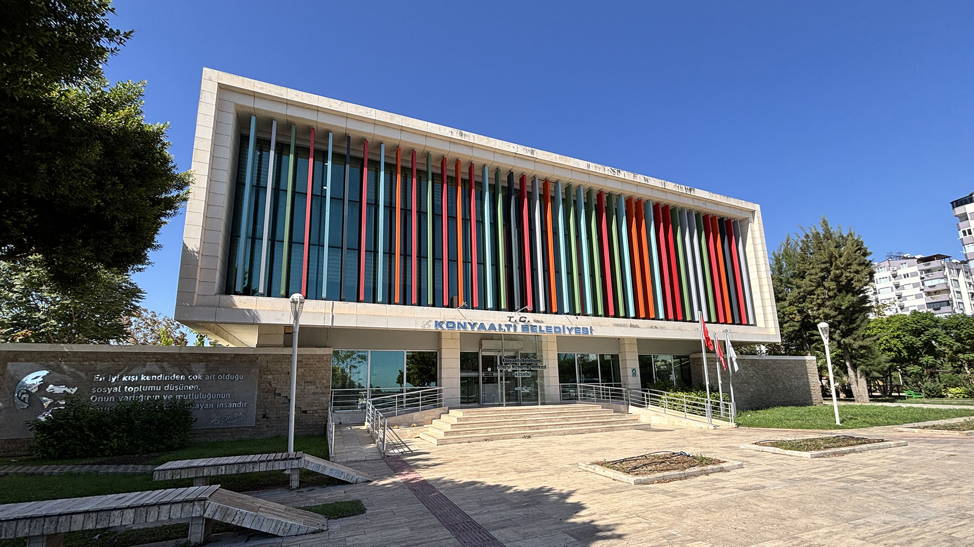 Konyaaltı Belediyesi Halk Kütüphanesi