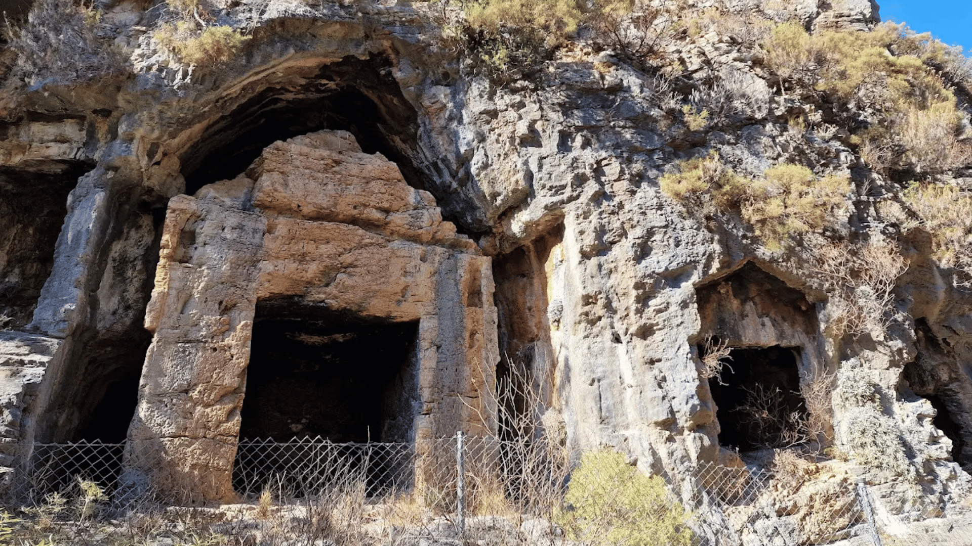 Kaunos Kral Mezarları