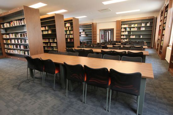 Üçevler Kütüphanesi