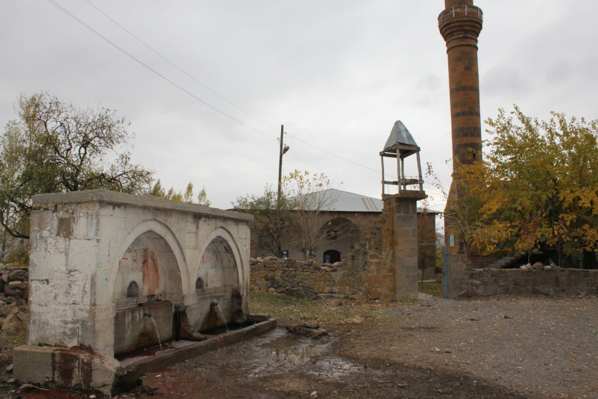 Bağlarpınarı (Temran) Tarihi Camii