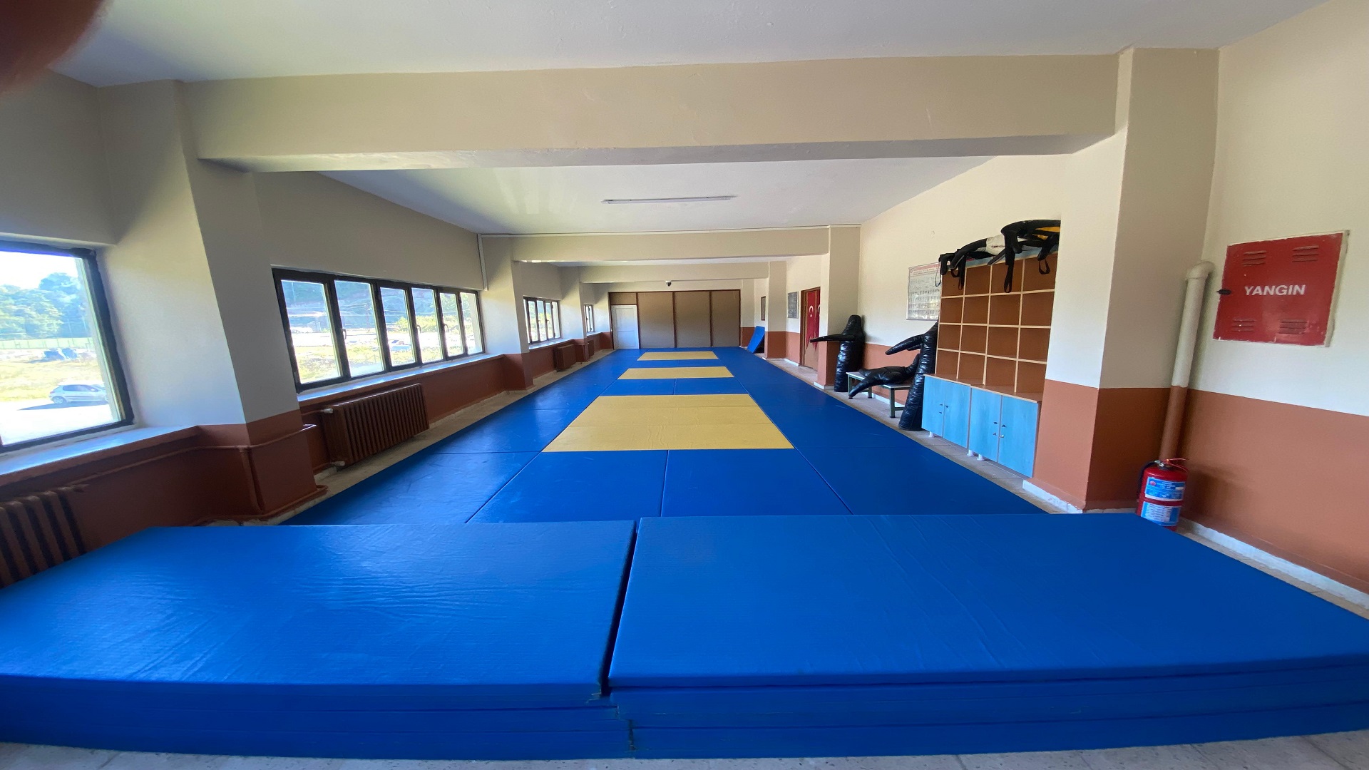 Ulubey 75. Yıl Spor Salonu