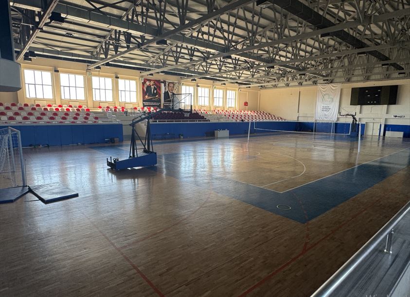 Balıkesir Büyükşehir Belediyesi Edremit Gençlik Spor ve Kongre Merkezi