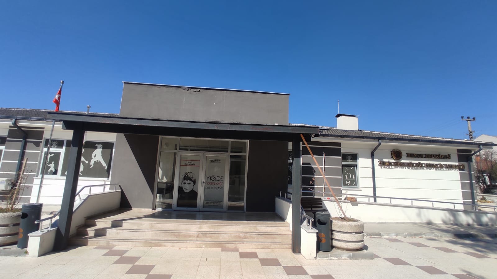 Kepsut Belediyesi Şehit Eren Bülbül Gençlik Merkezi