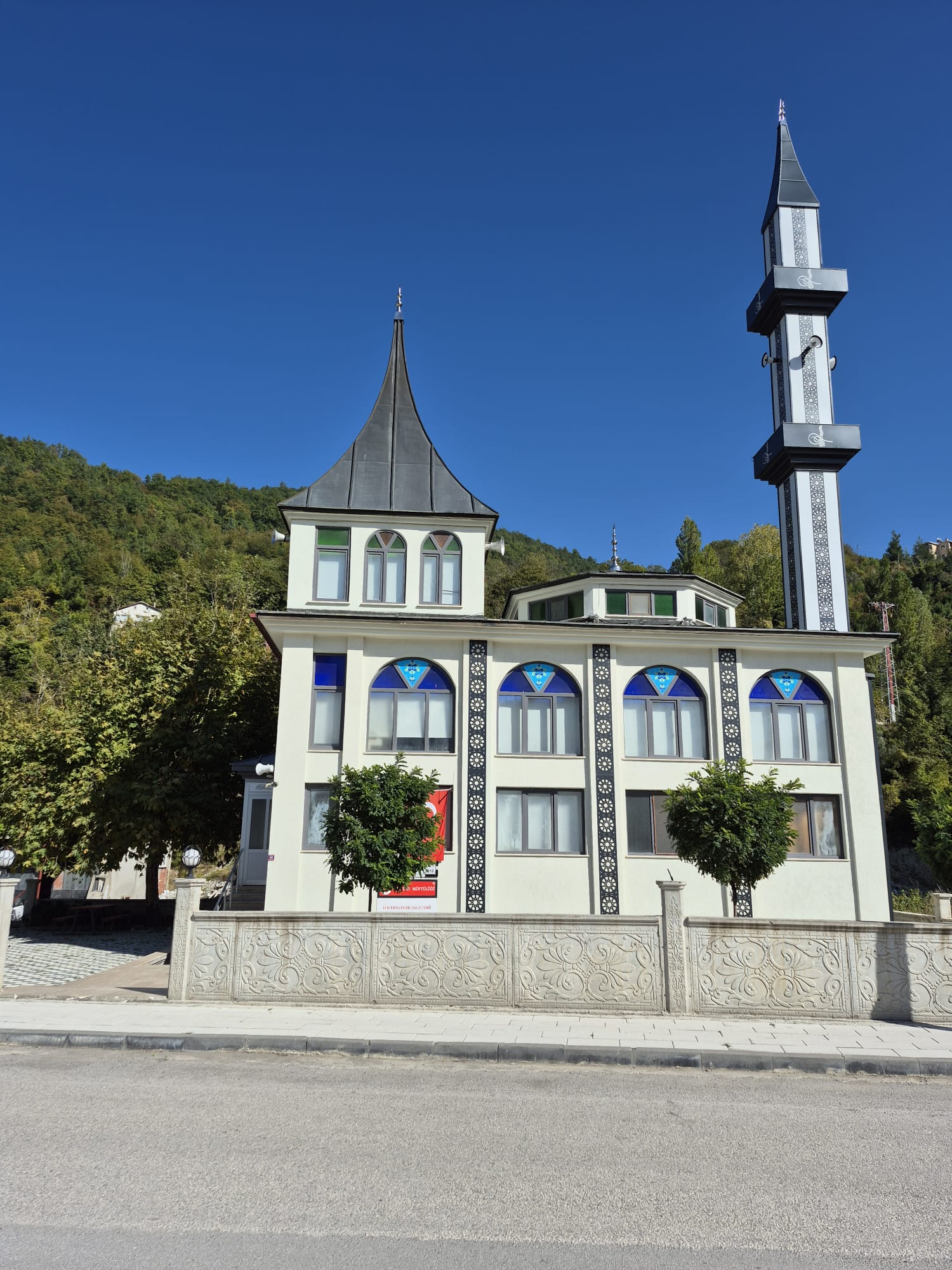 Hasan Bıçakçı Camii