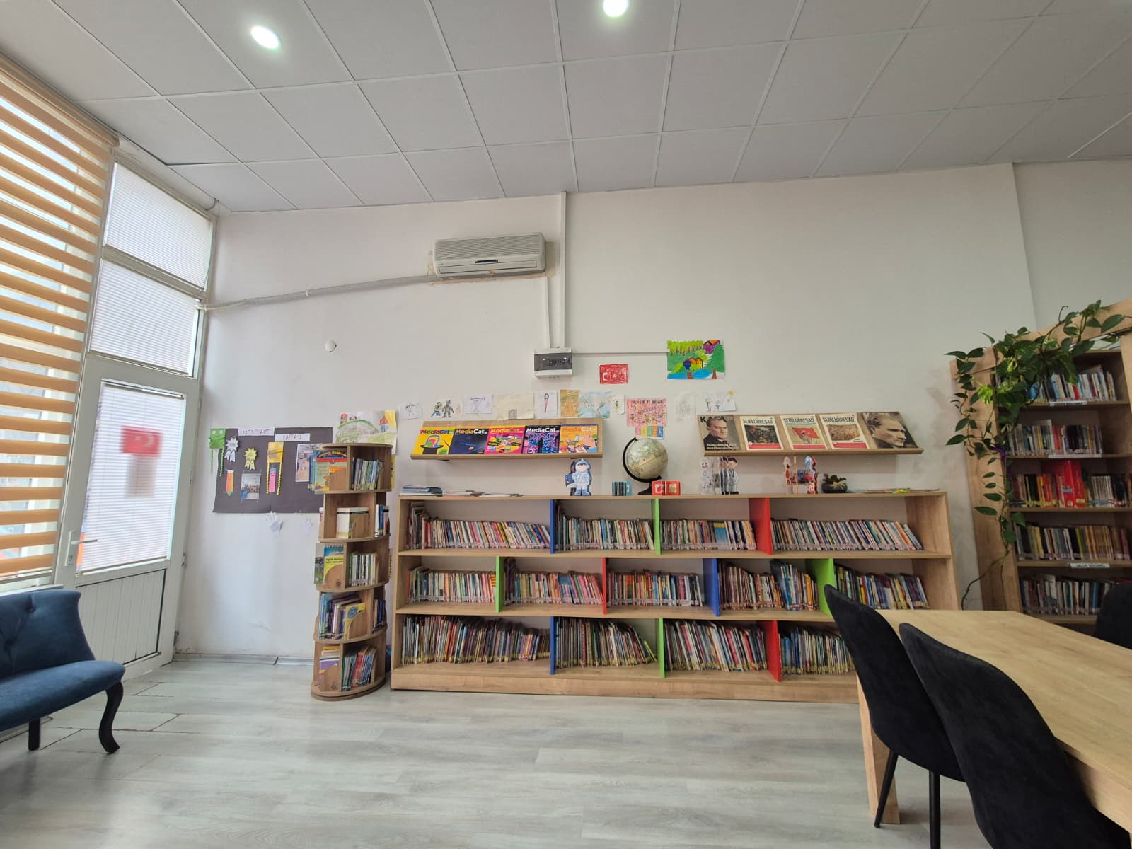 Manyas İlçe Halk Kütüphanesi