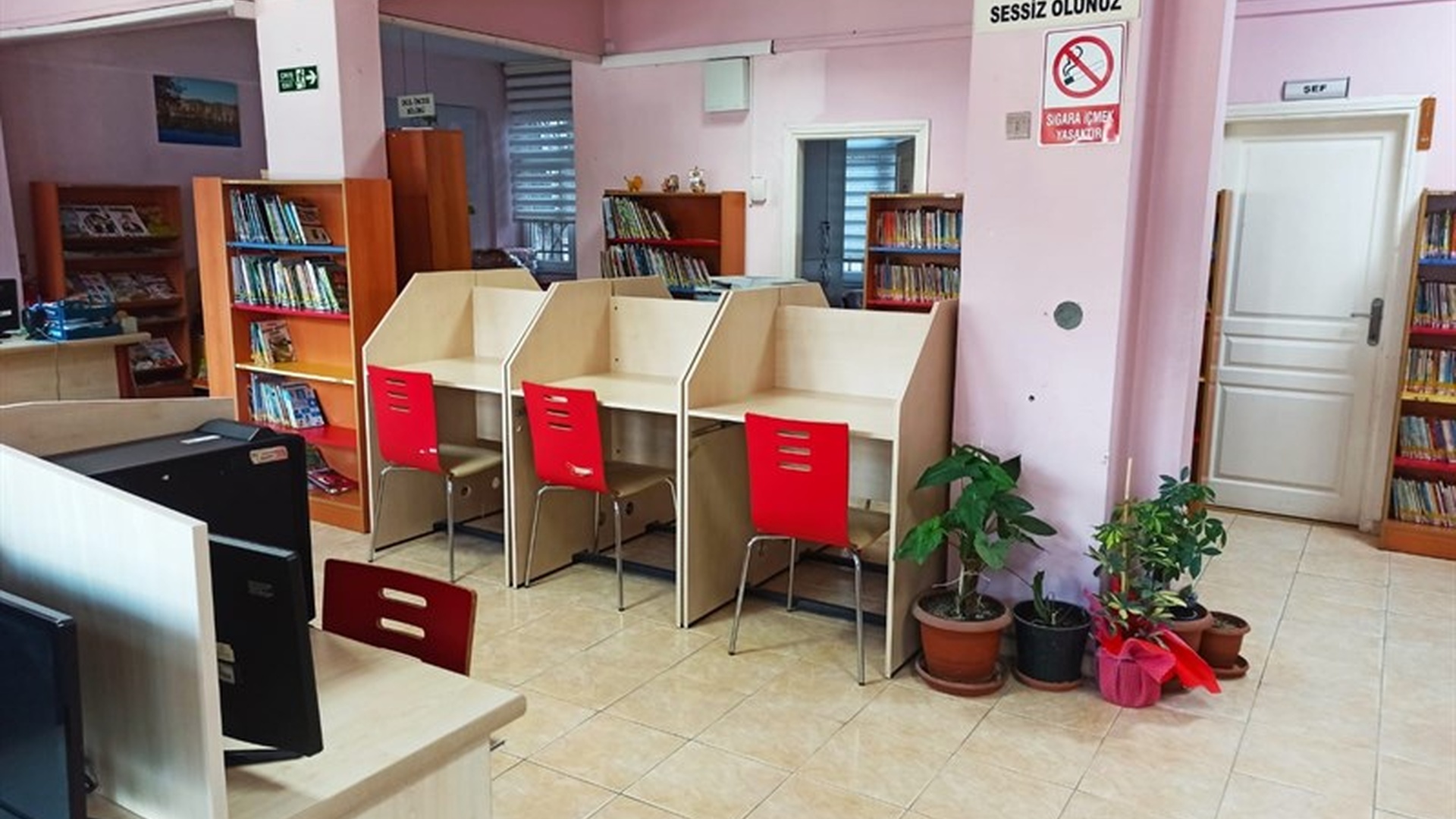 Turgutlu İlçe Halk Kütüphanesi