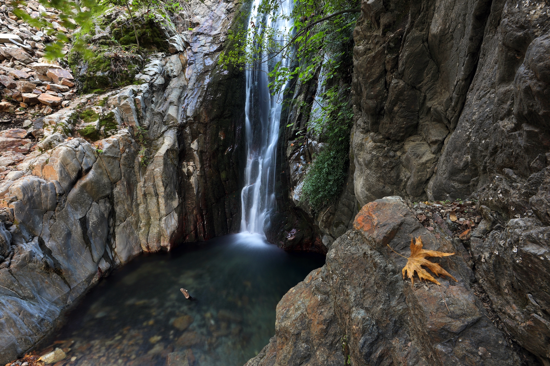 Mavigöl (Göğ Büğet)-Çokran Şelalesi