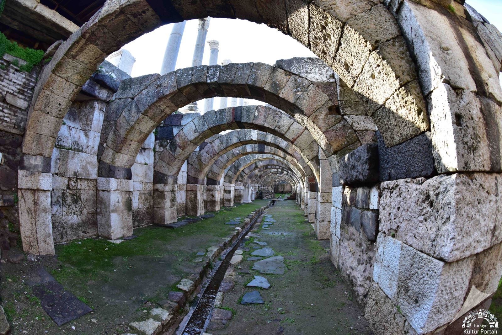 İzmir Agora Ören Yeri