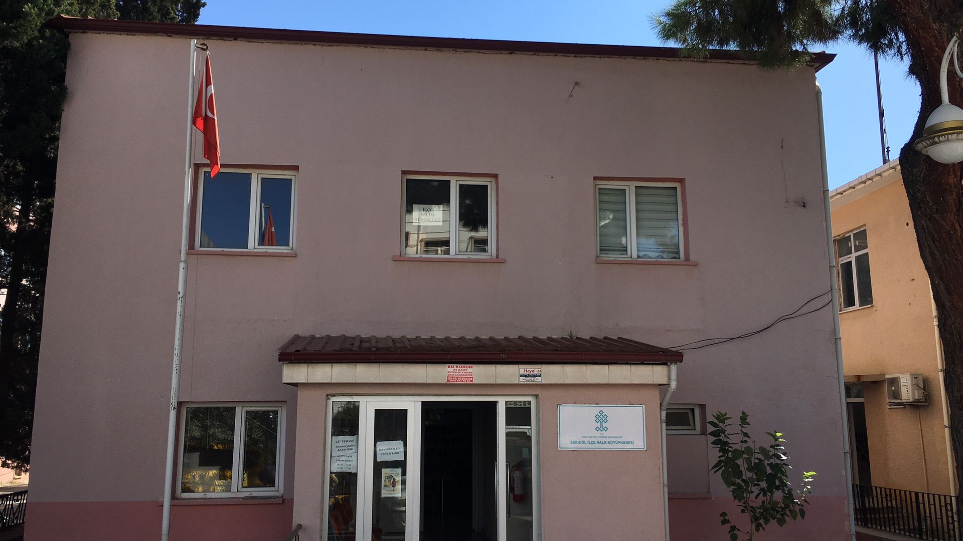 Sarıgöl İlçe Halk Kütüphanesi