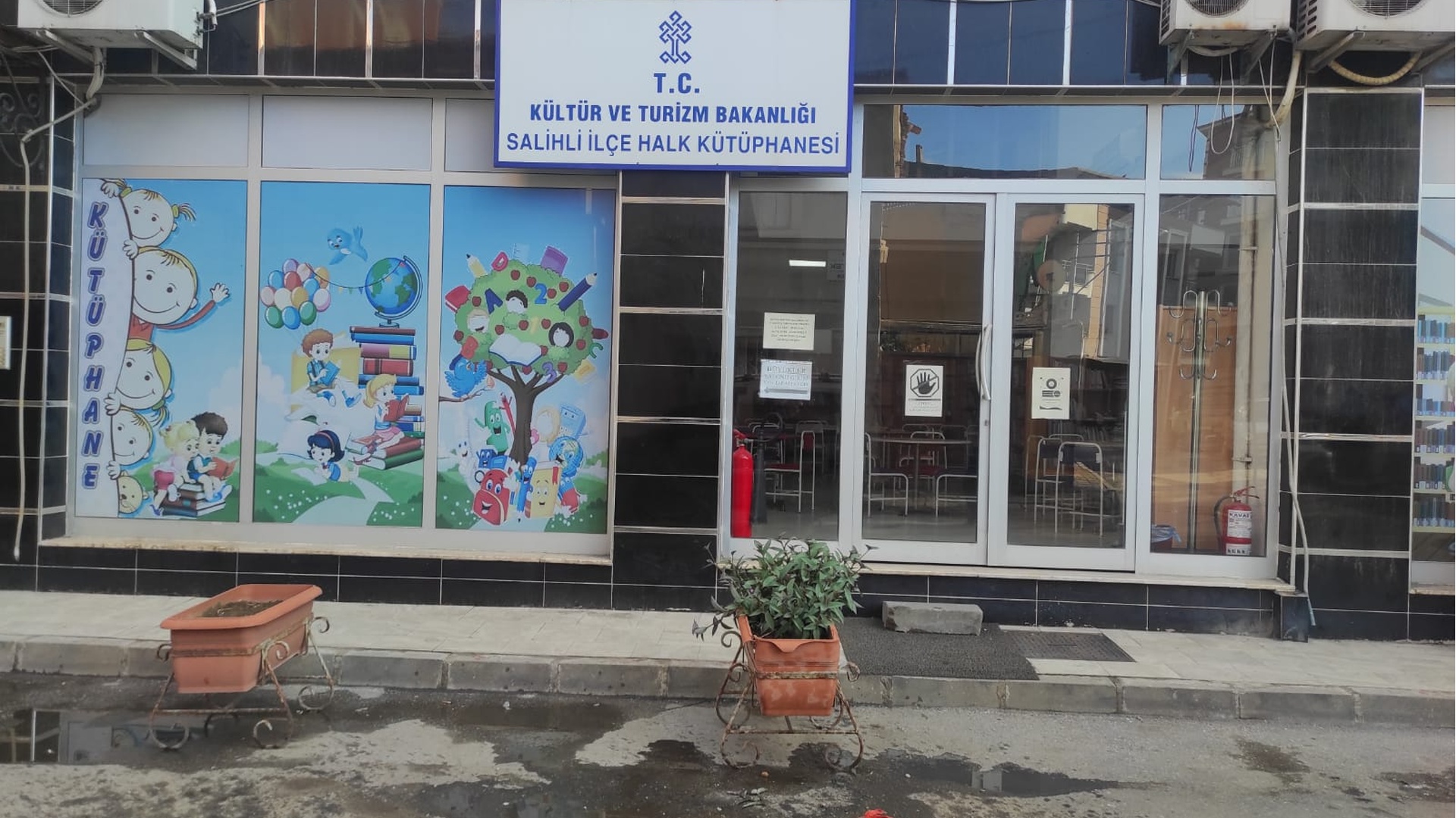 Salihli İlçe Halk Kütüphanesi