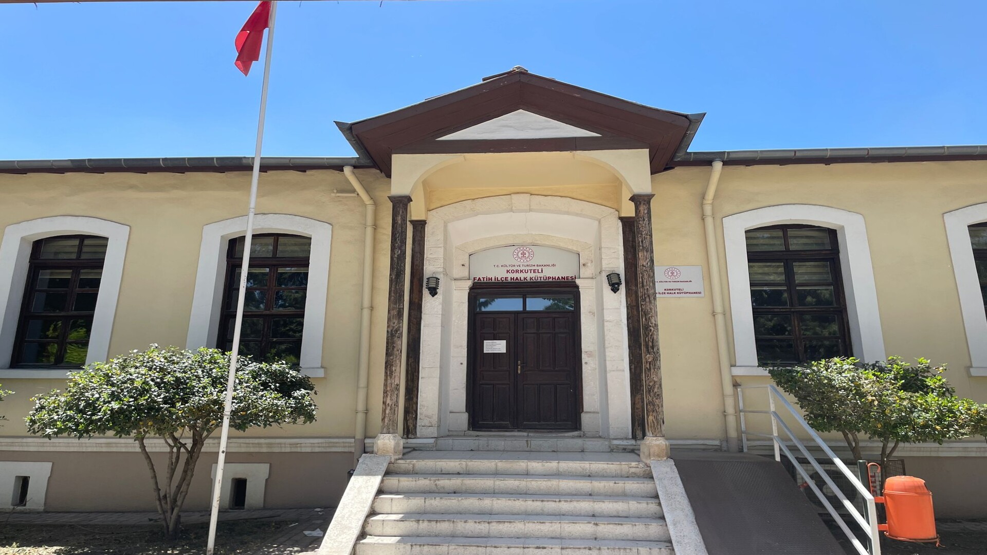 Korkuteli Fatih İlçe Halk Kütüphanesi