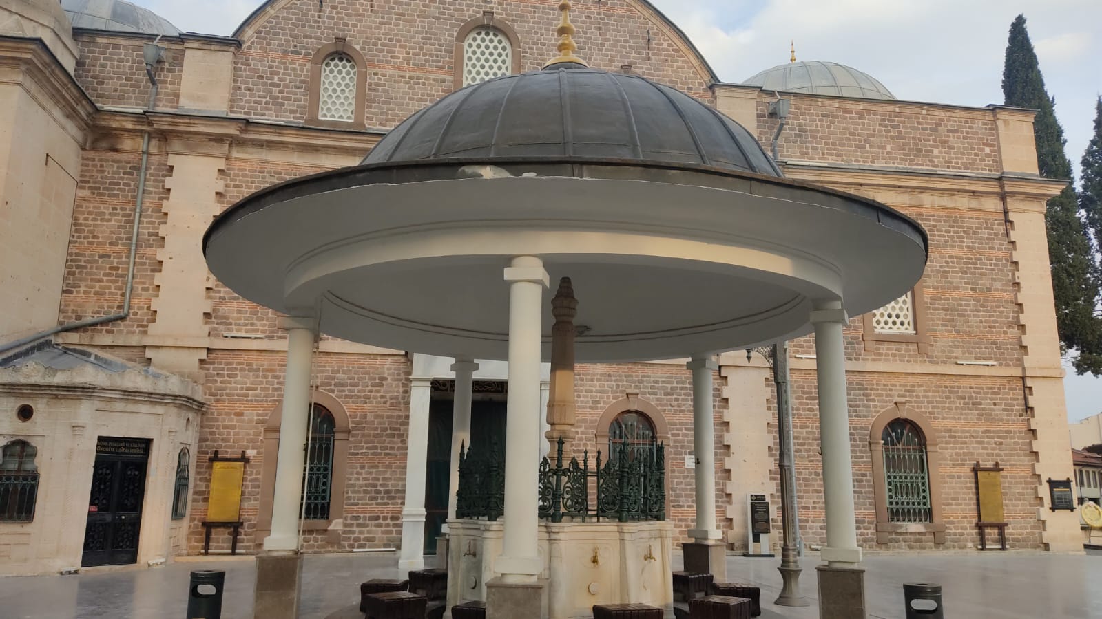 Zağnos Paşa Cami