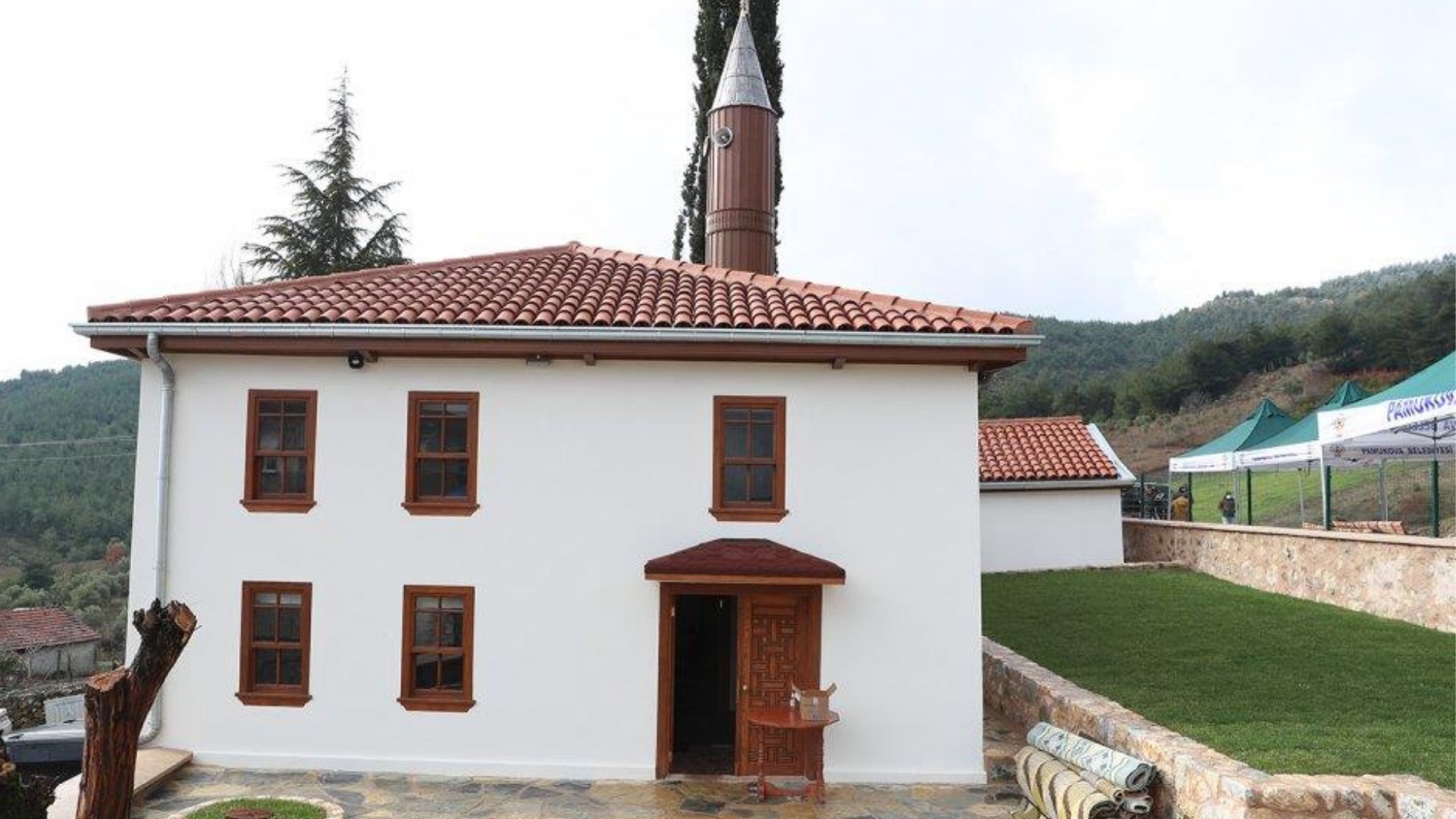 Karacaahmet Camii ve Türbesi