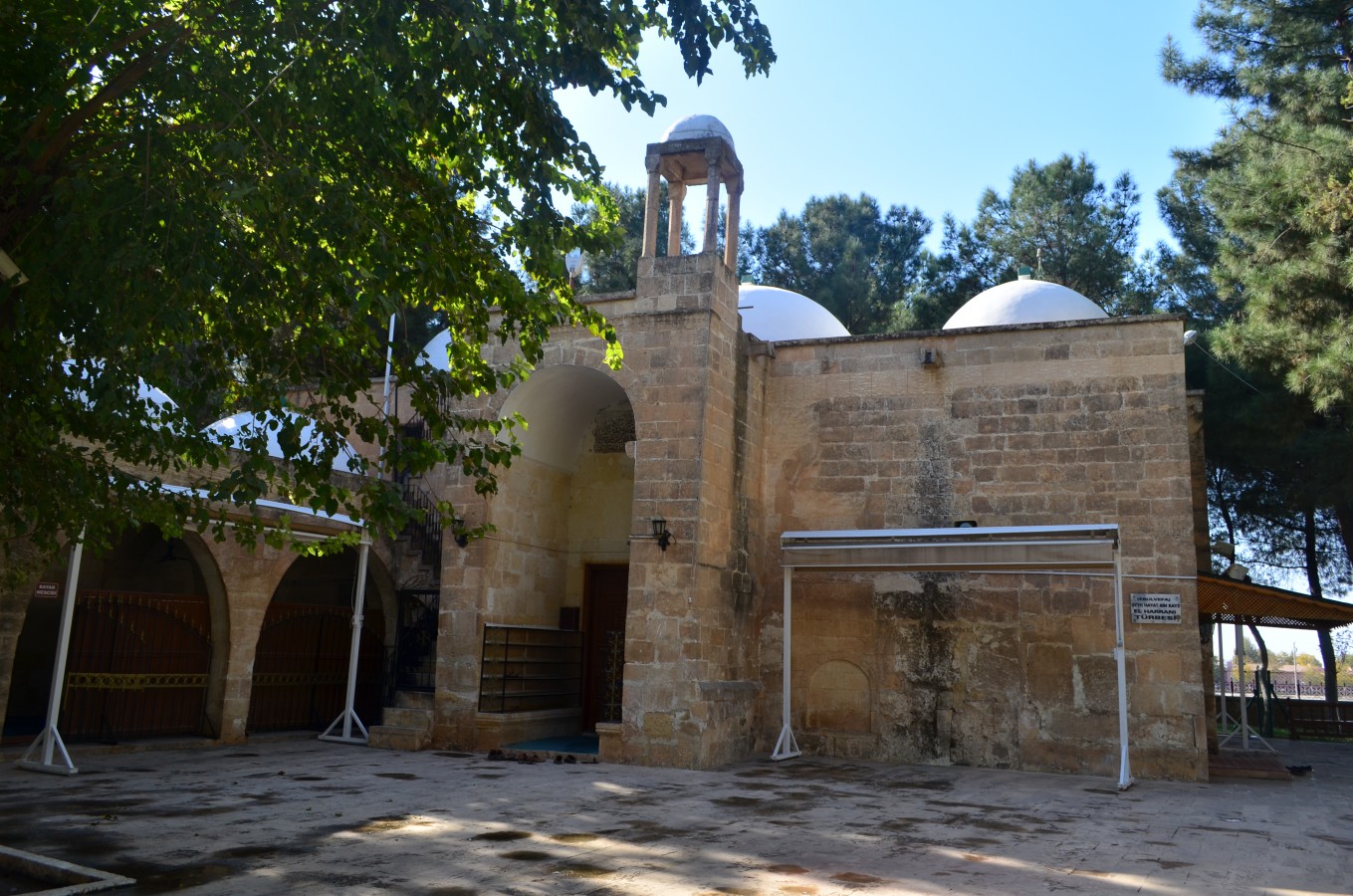 Hayati Harrani Türbesi