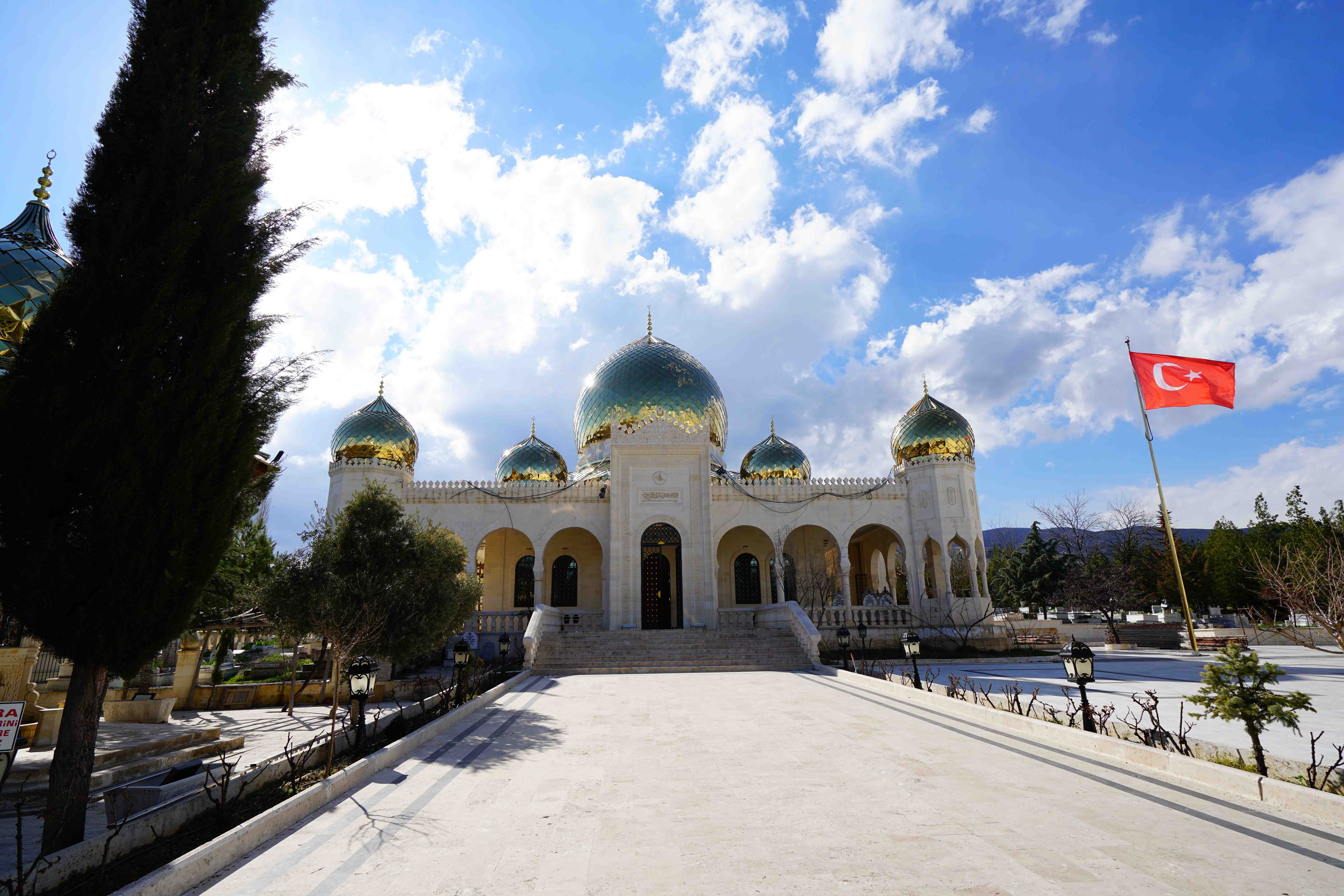 Şeyh Ali Kara Mescidi ve Türbesi