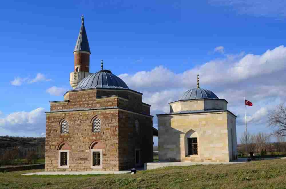 Gazi Turhan Bey Camii ve Türbesi