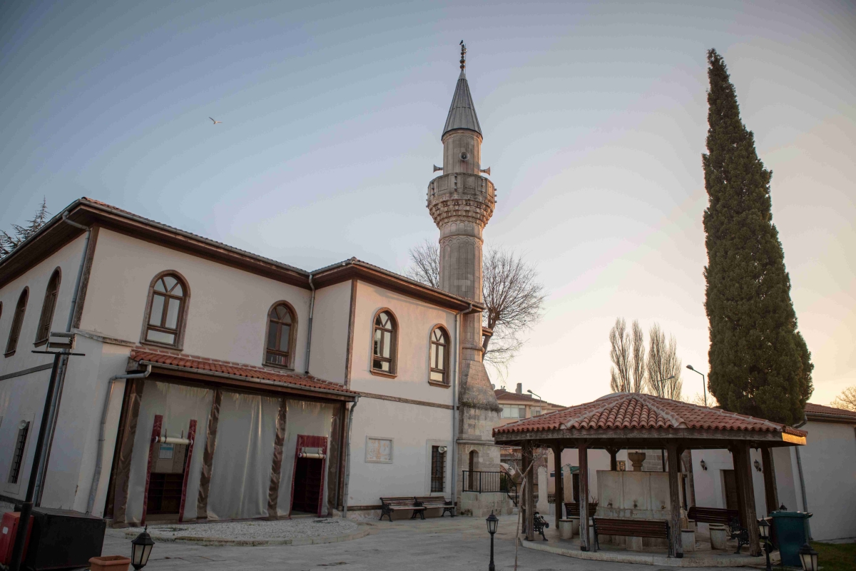 Hasan Sezai Türbesi