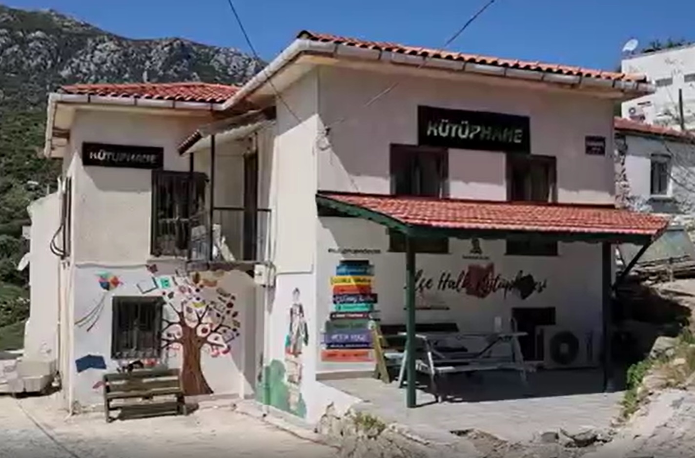 Karaburun Halk Kütüphanesi