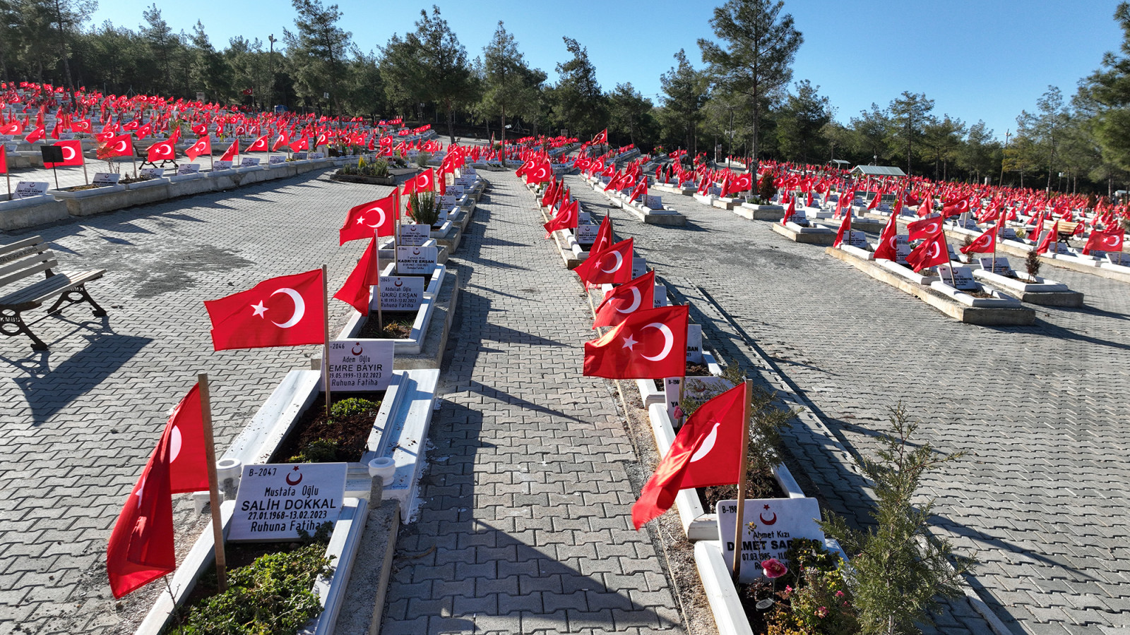 Kapıçam Deprem Şehitliği