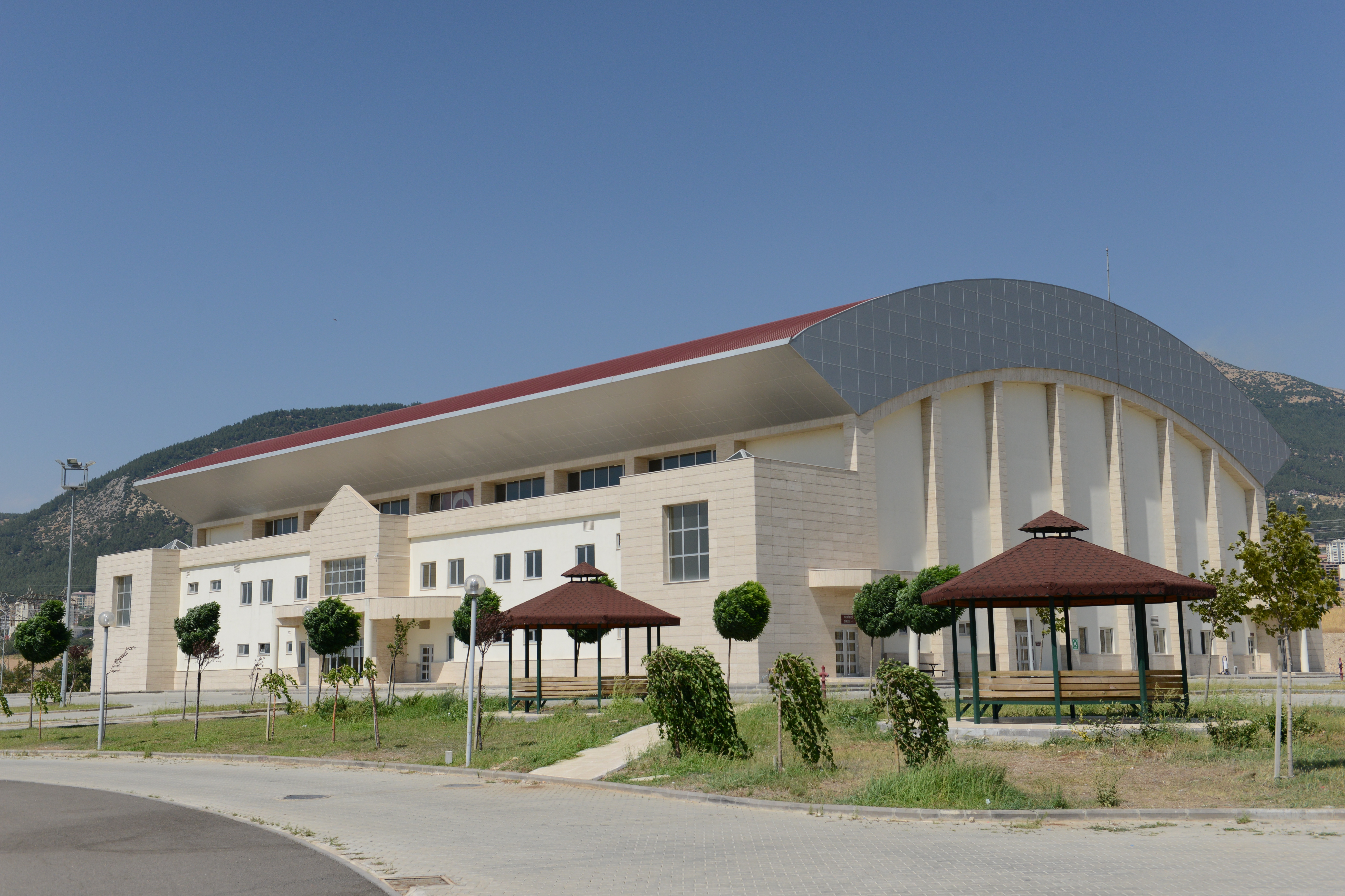 KSÜ Atatürk Spor Merkezi