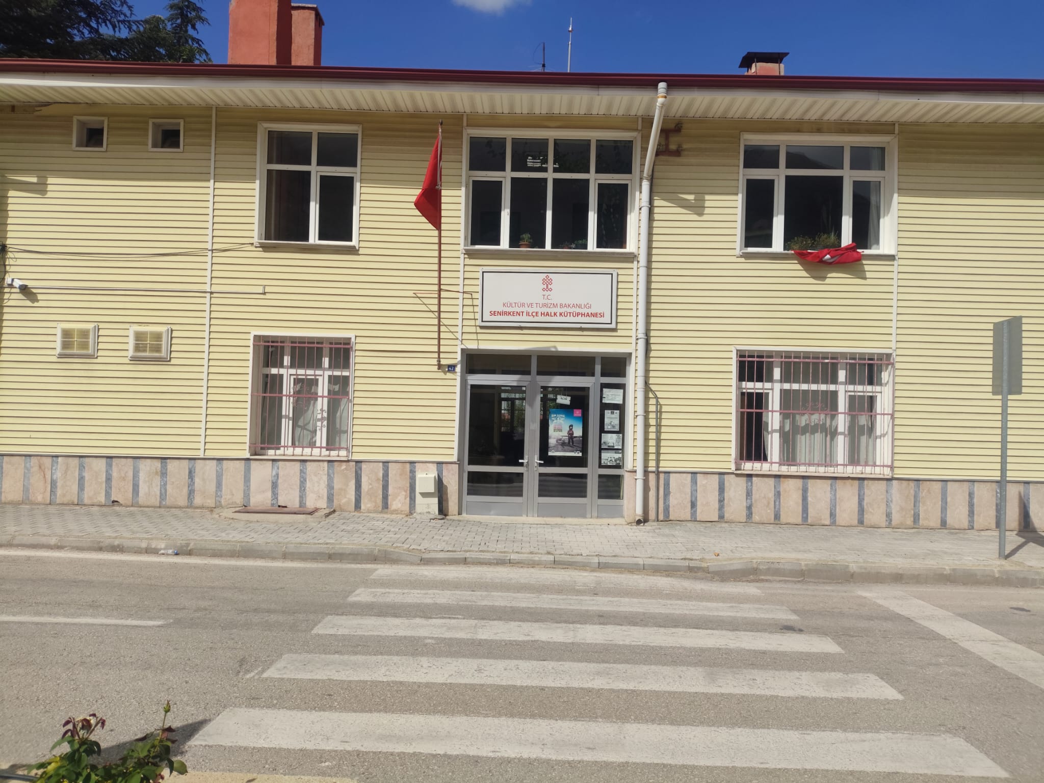 Senirkent Halk Kütüphanesi