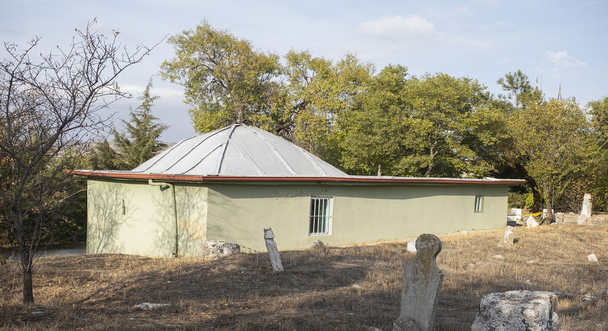 Sarı İsmail Sultan Türbesi