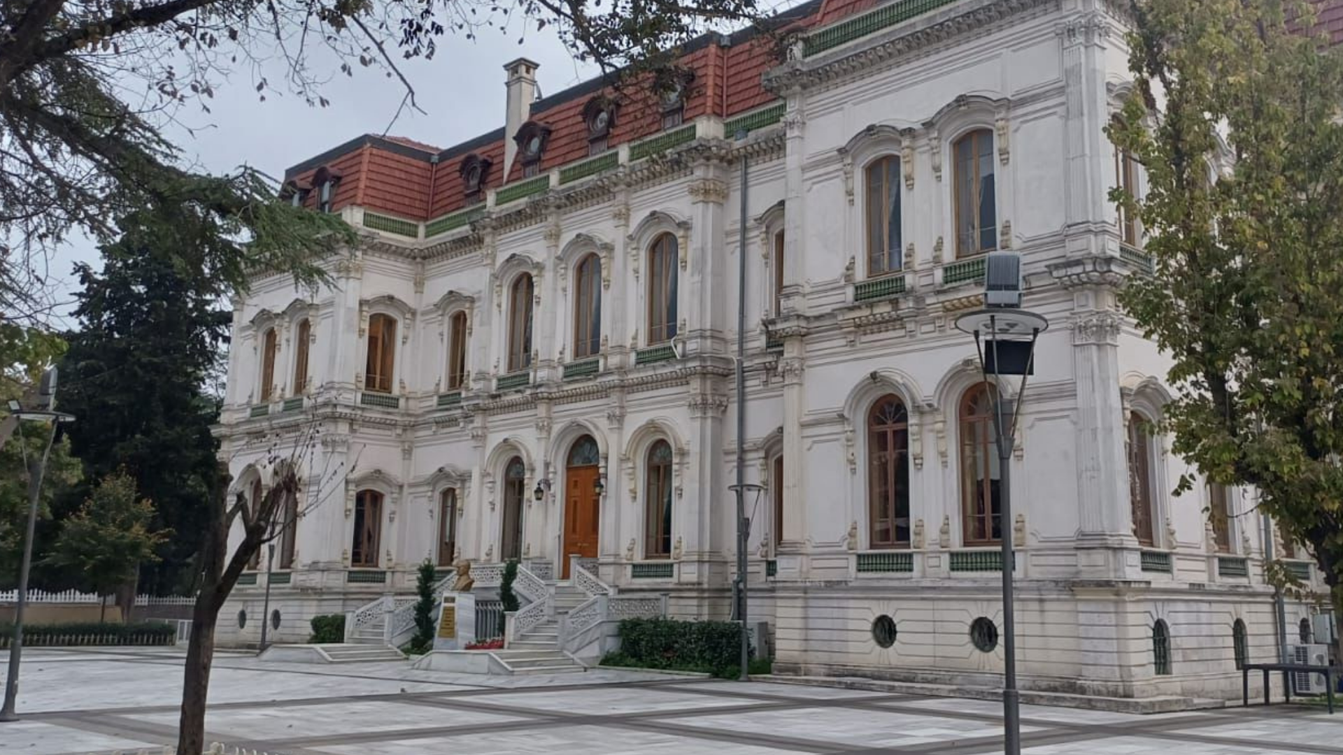 Adile Sultan Kasrı ve Hababam Sınıfı Müzesi