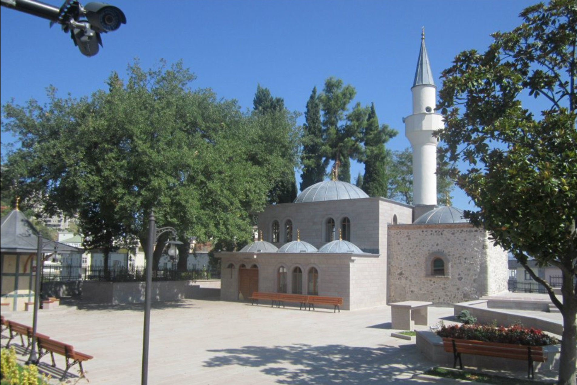 İsa Baba Türbe, Cami ve Şehitlik