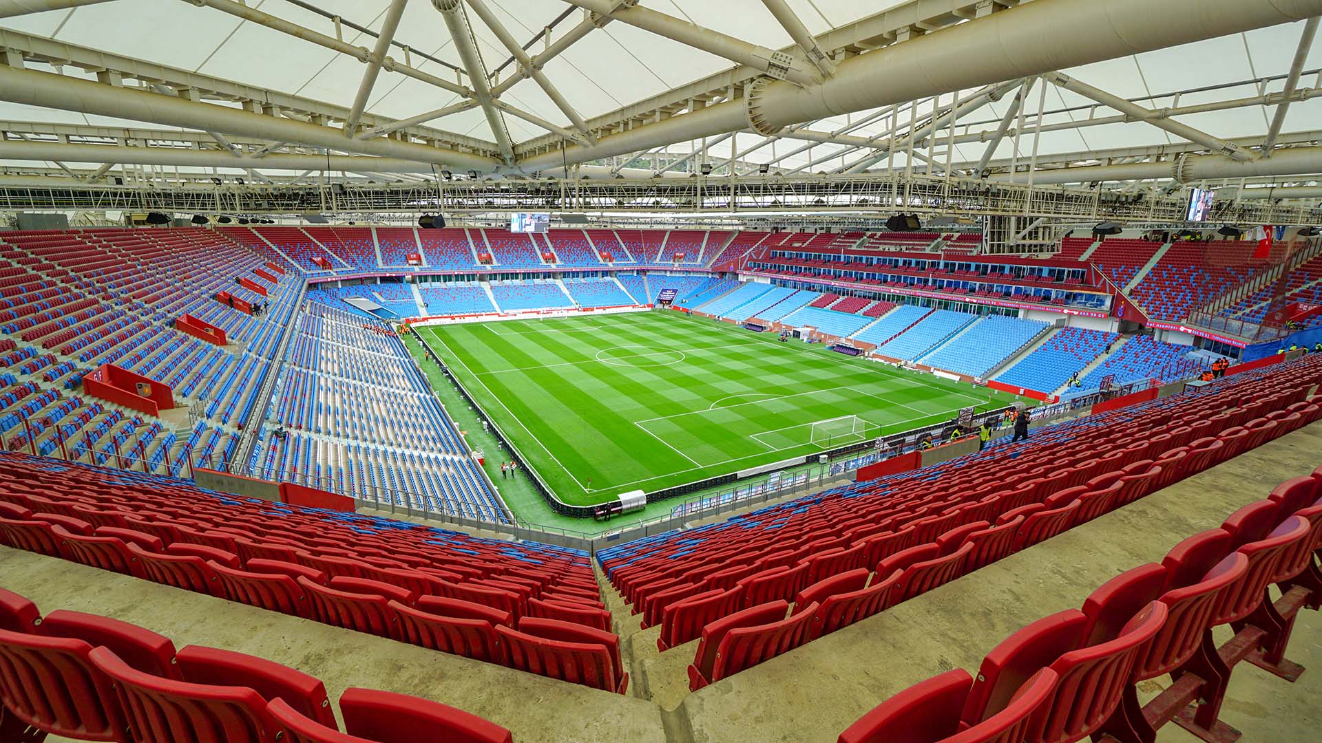 Şenol Güneş Kompleksi Akyazı Stadyumu
