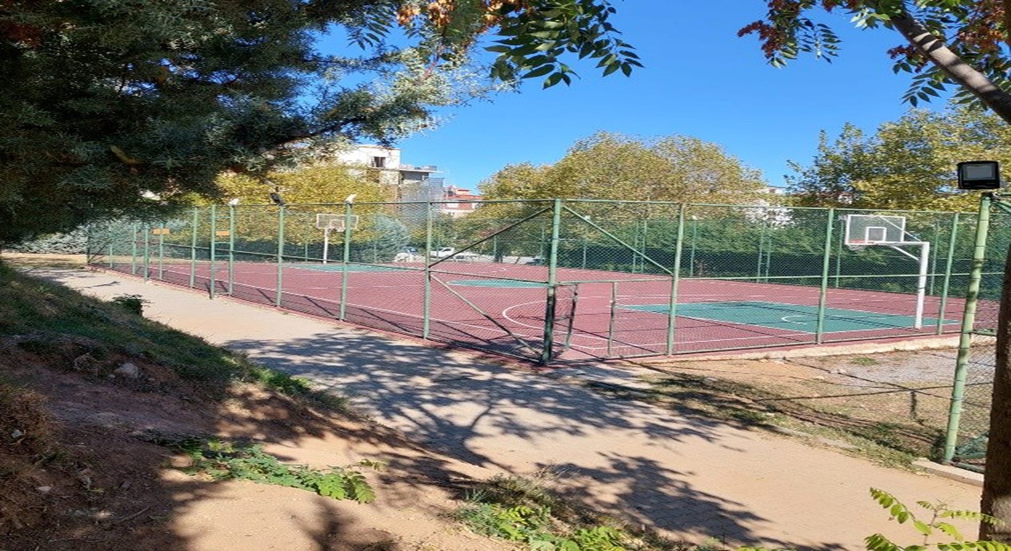 Acıpayam Basketbol Sahası