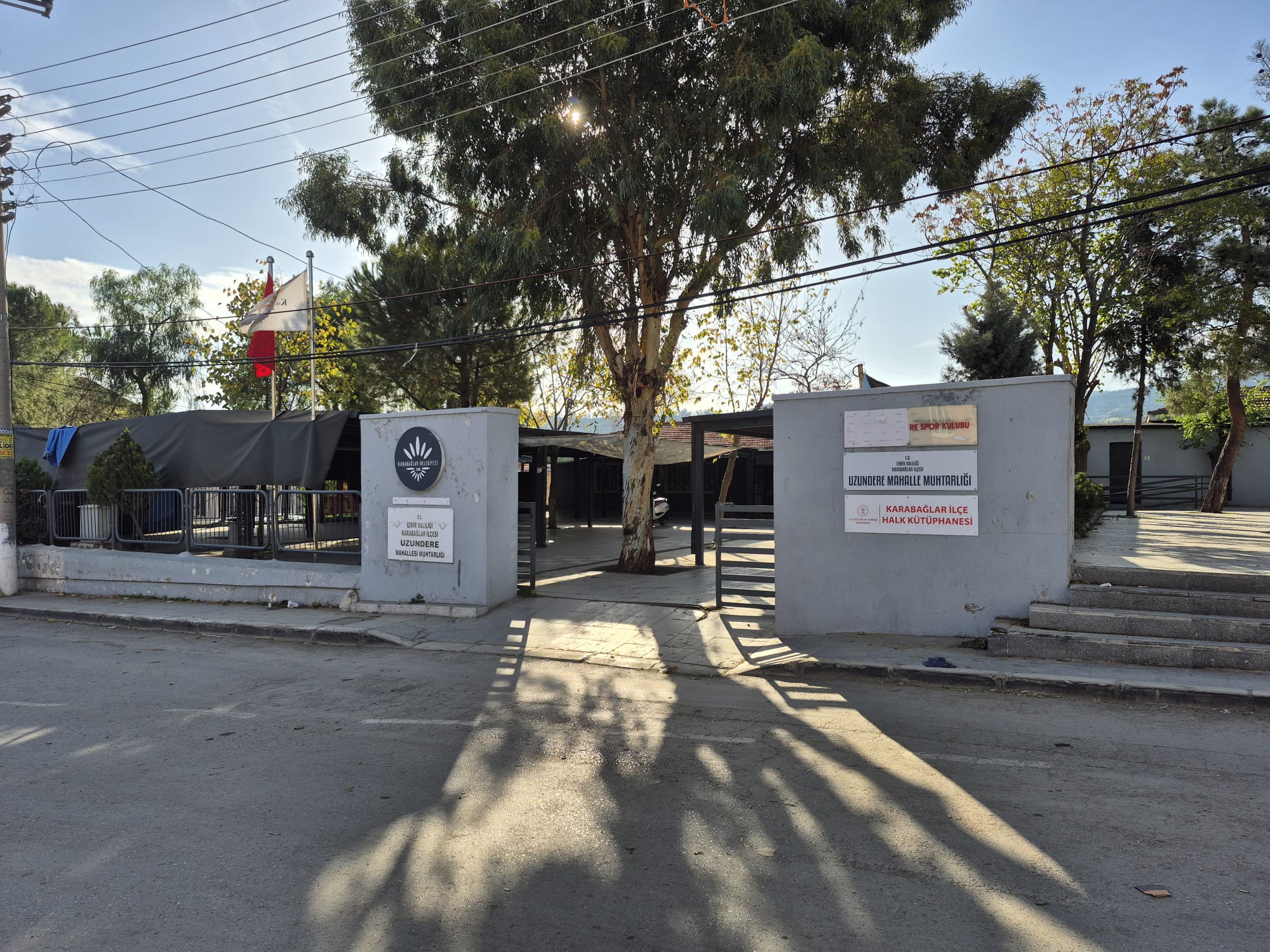 T.C. Kültür ve Turizm Bakanlığı Karabağlar İlçe Halk Kütüphanesi