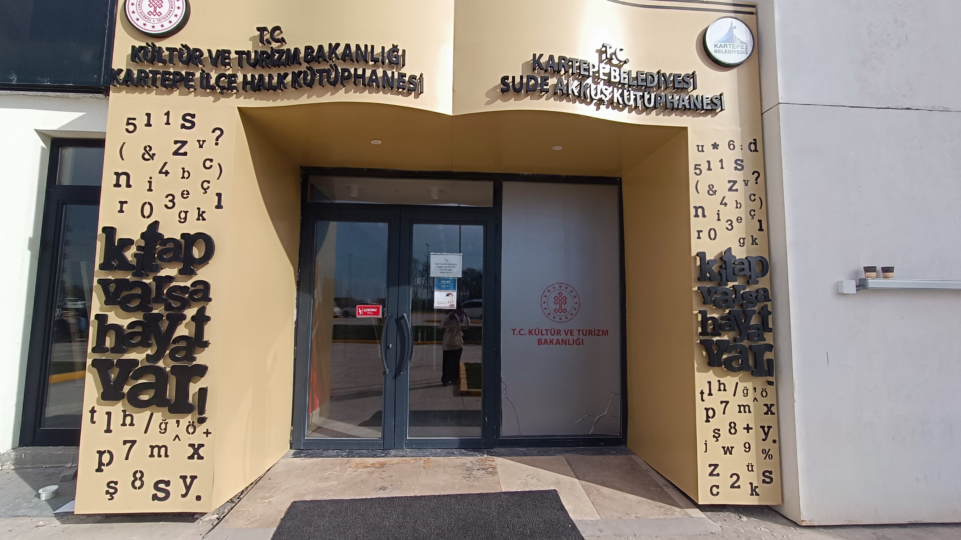 Kartepe İlçe Halk Kütüphanesi