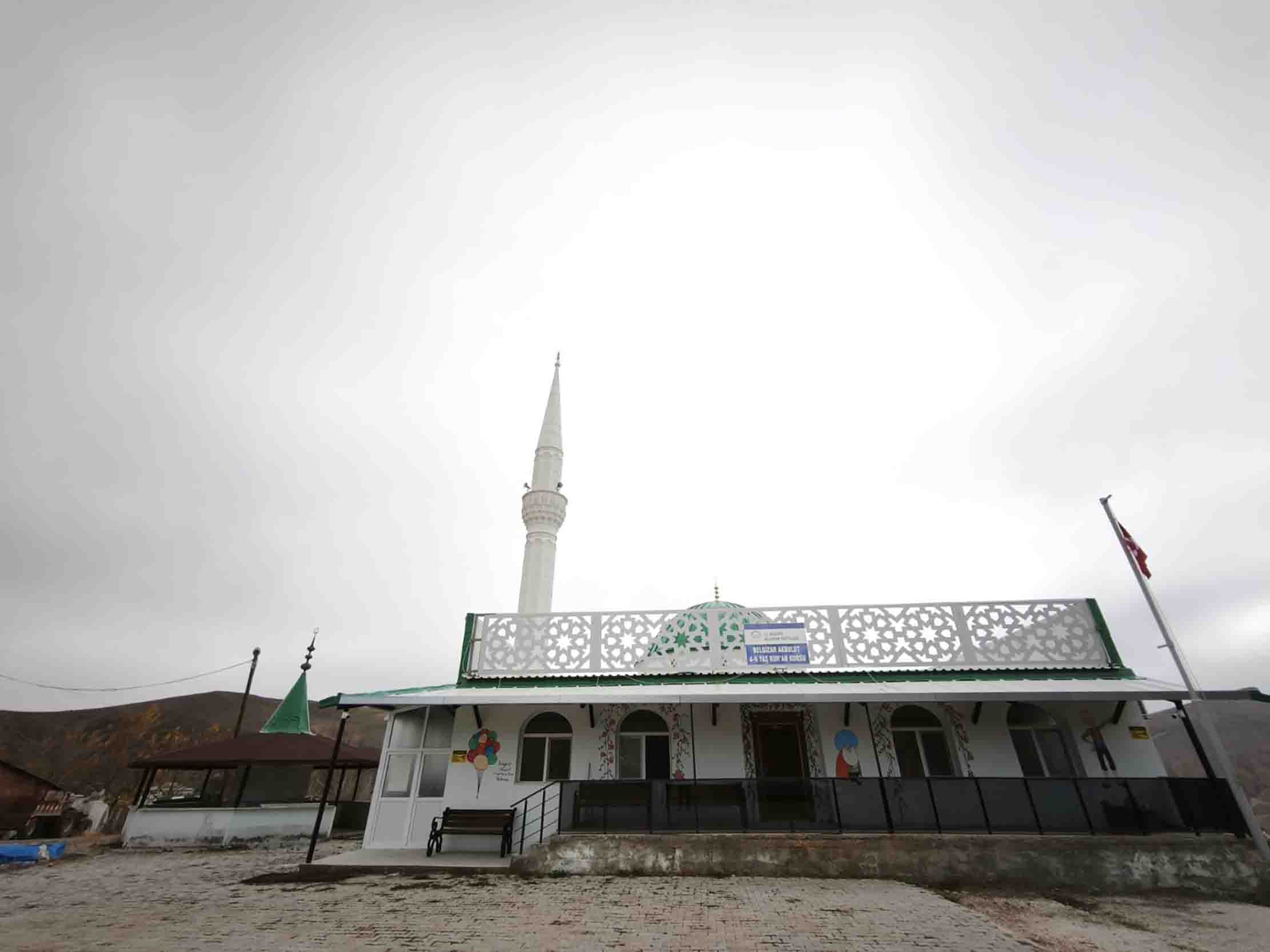 Kuluncak Hacı Hüseyin Akbulut Camii