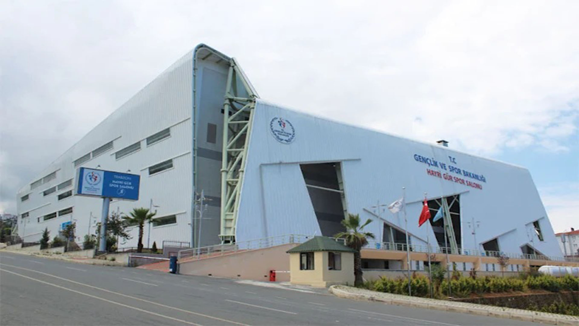 Trabzon Hayri Gür Spor Salonu