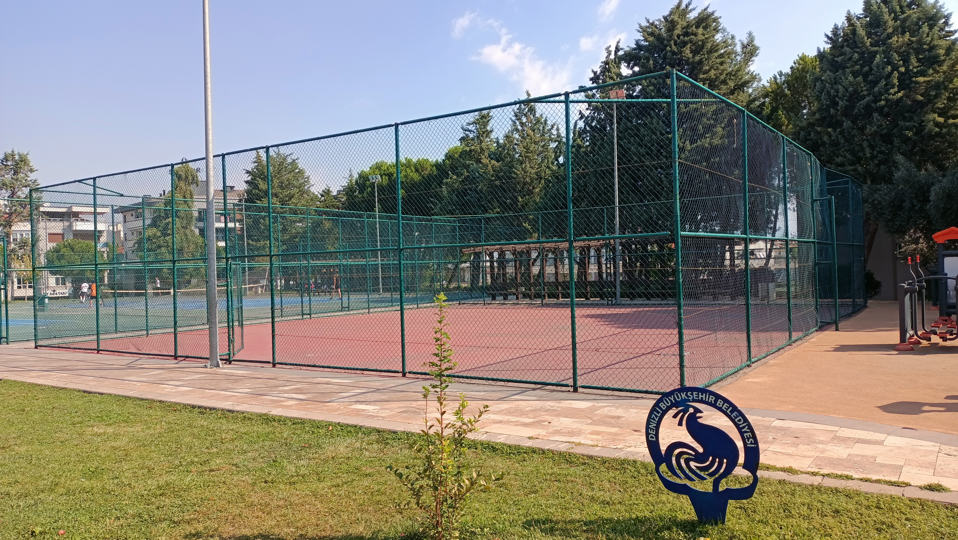 Çamlık Buz Pisti ve Spor Kompleksi