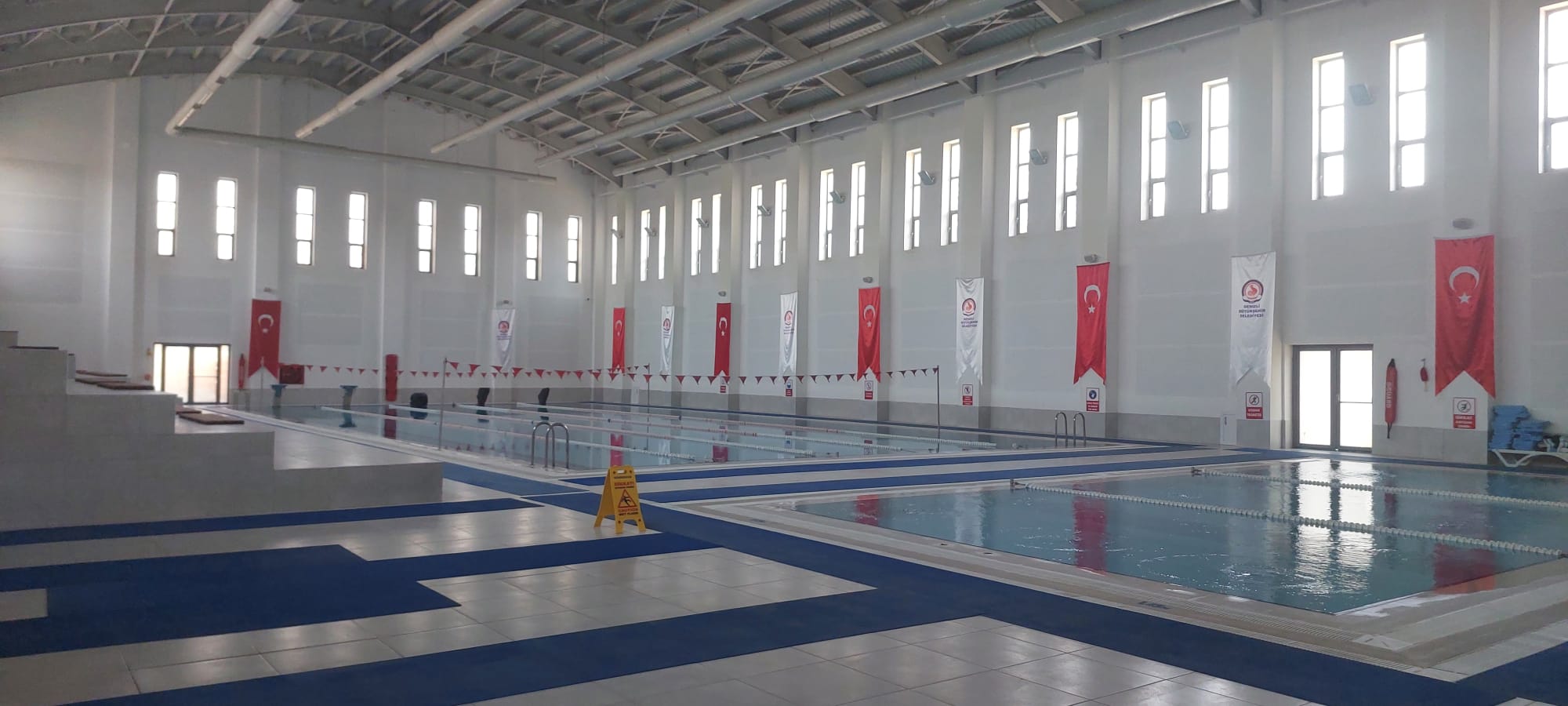 Çivril Kapalı Yüzme Havuzu