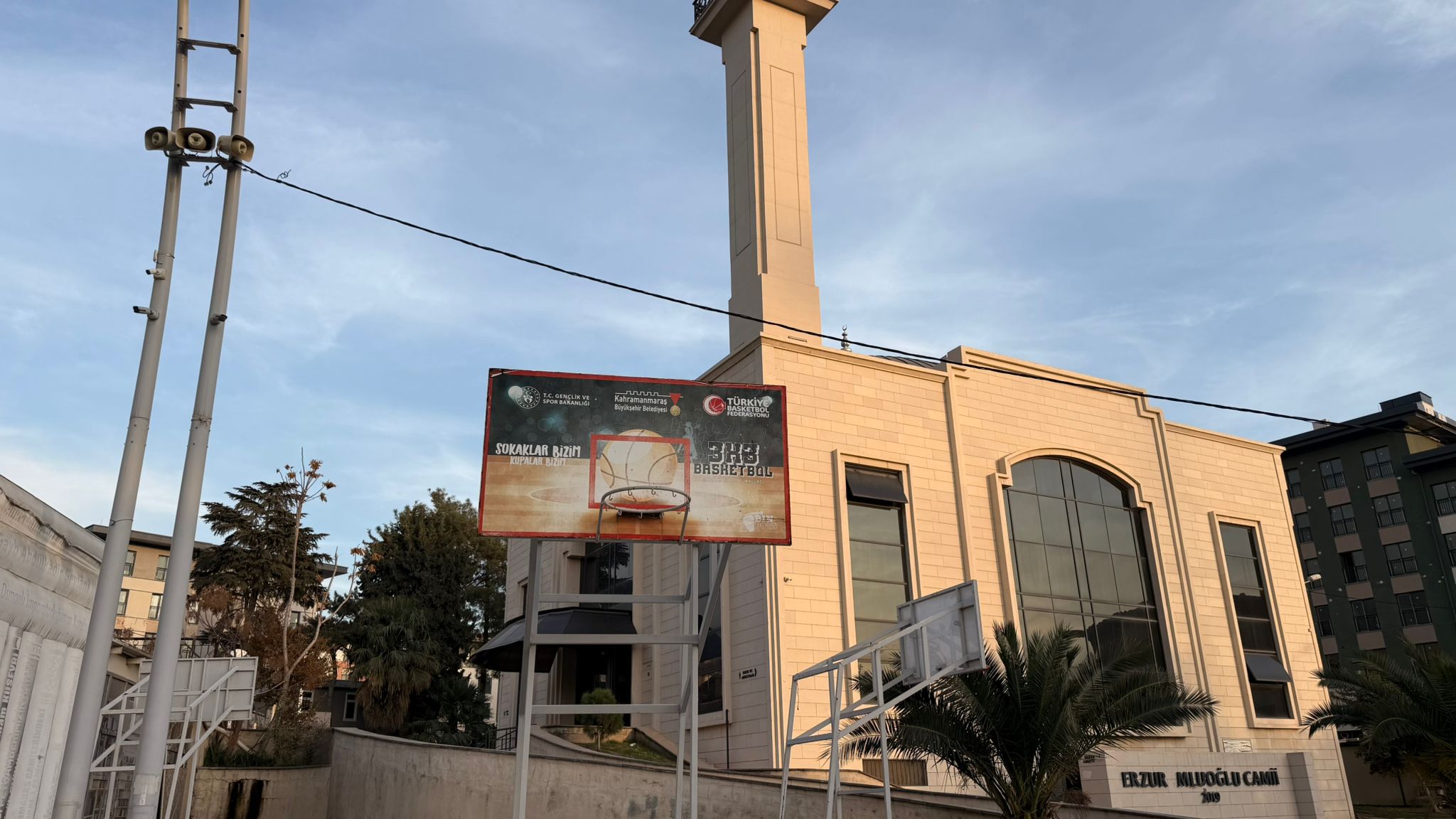 Milli İrade Meydanı Sokak Basketbol Sahası