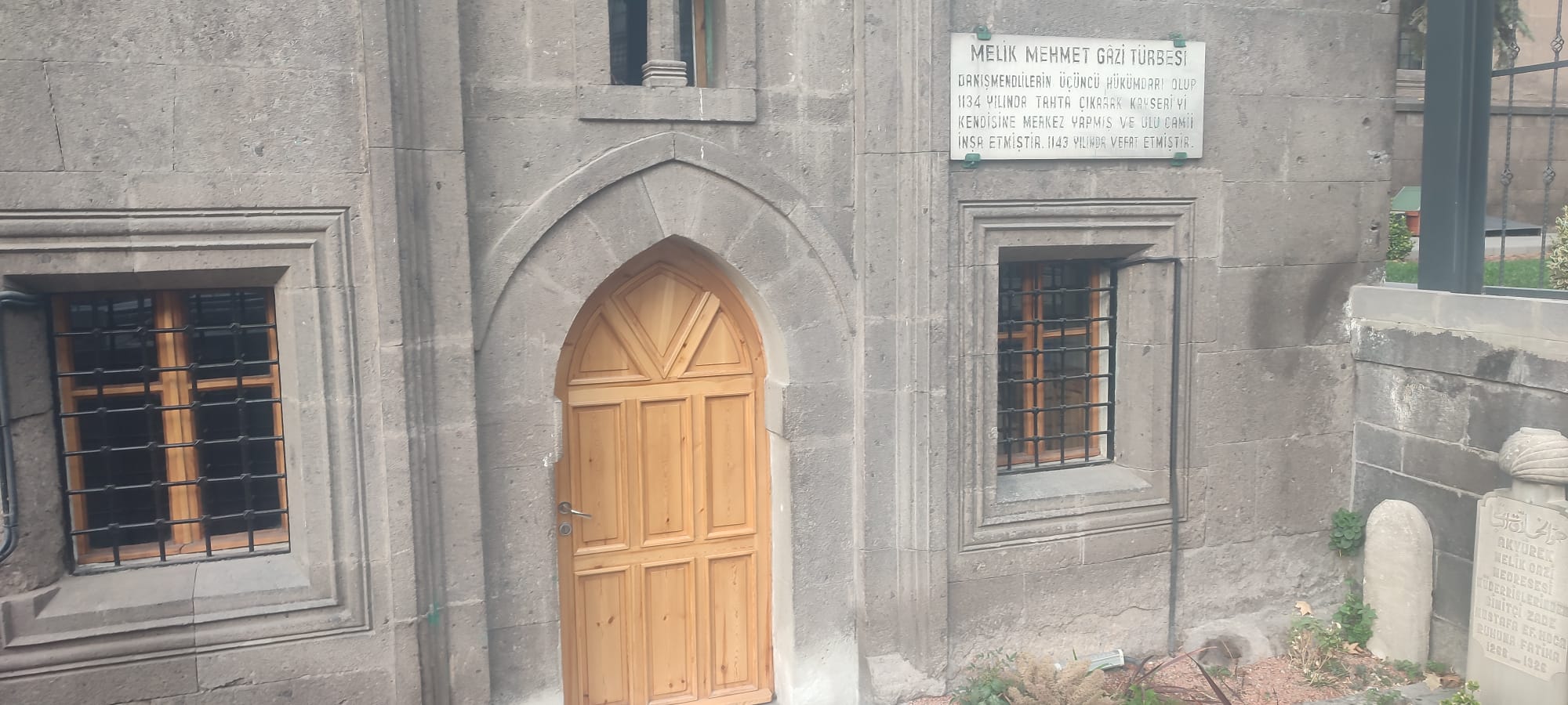 Melik Mehmet Gazi Türbesi