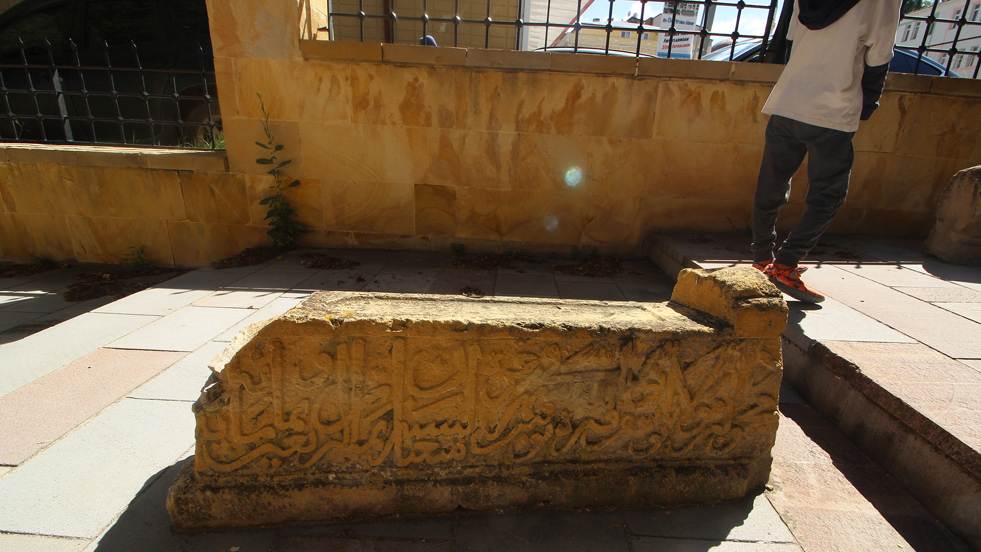 Ahi Emir Ahmedi Zencani Hazretleri Türbesi