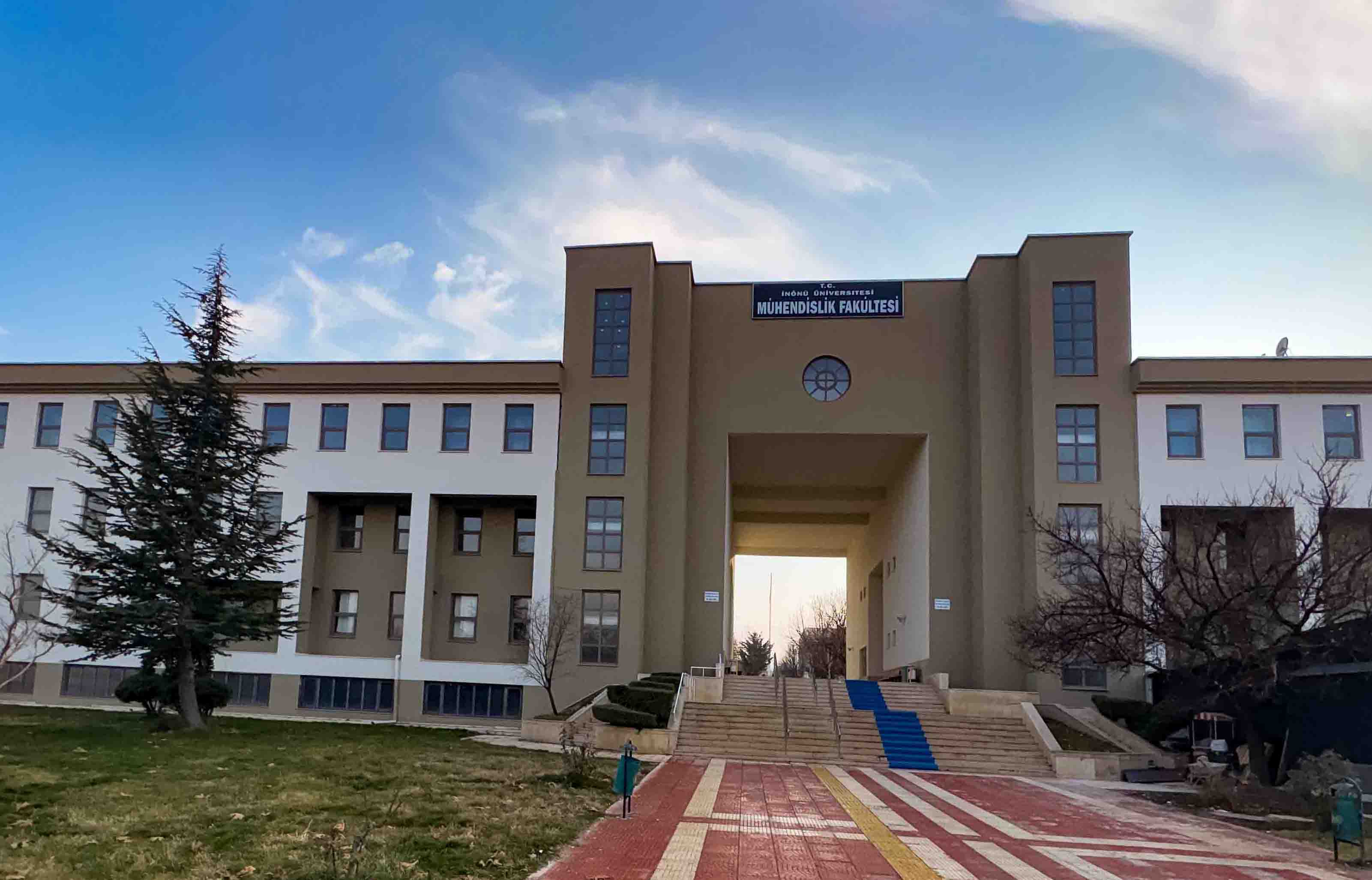 İnönü Üniversitesi Mühendislik Fakültesi