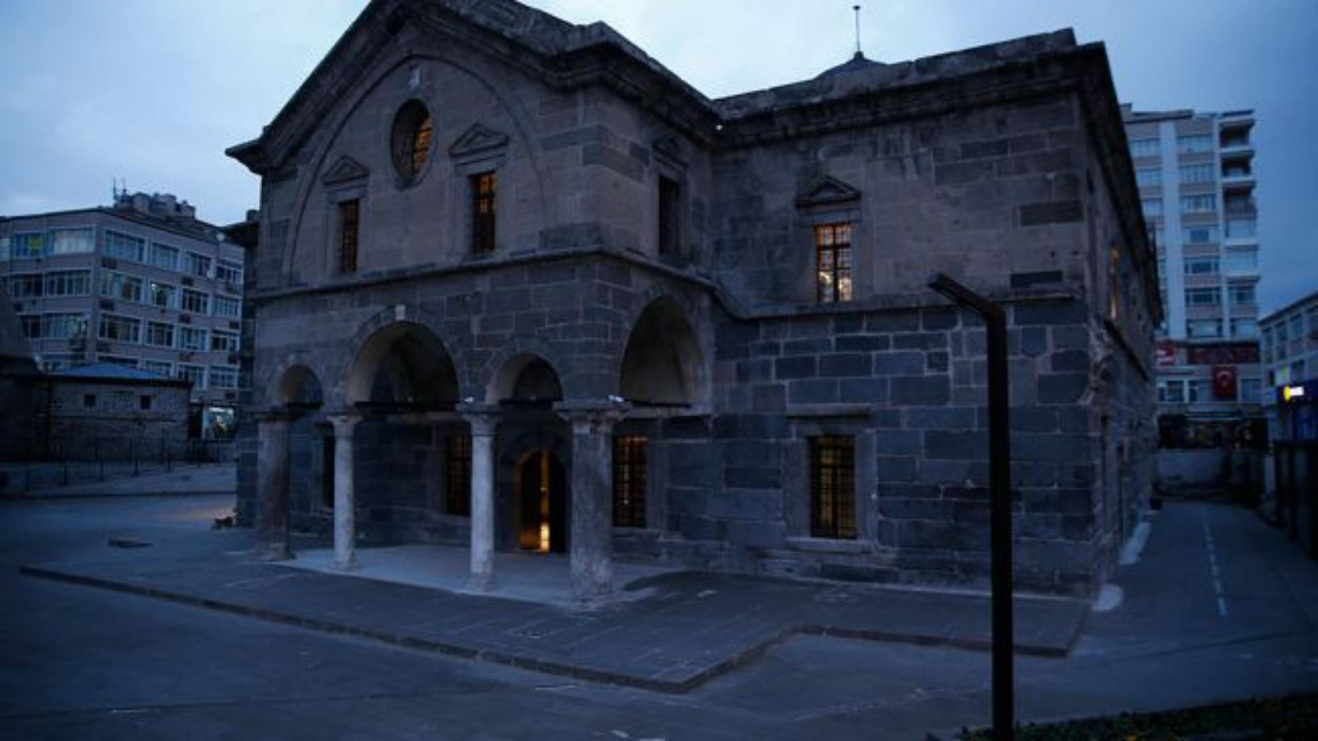 Şehir Kütüphanesi (Meryem Ana Kilisesi)